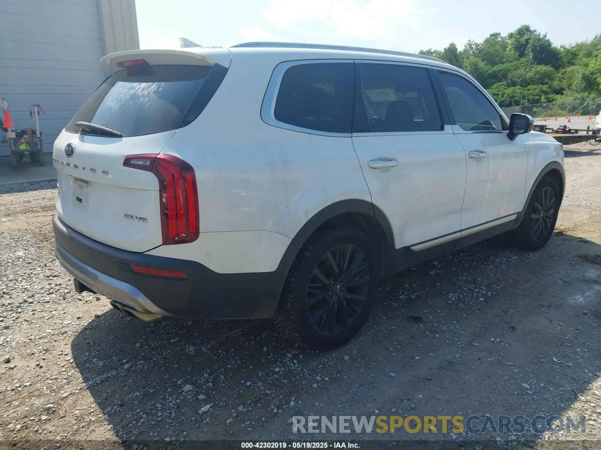 4 Photograph of a damaged car 5XYP5DHC4LG067625 KIA TELLURIDE 2020