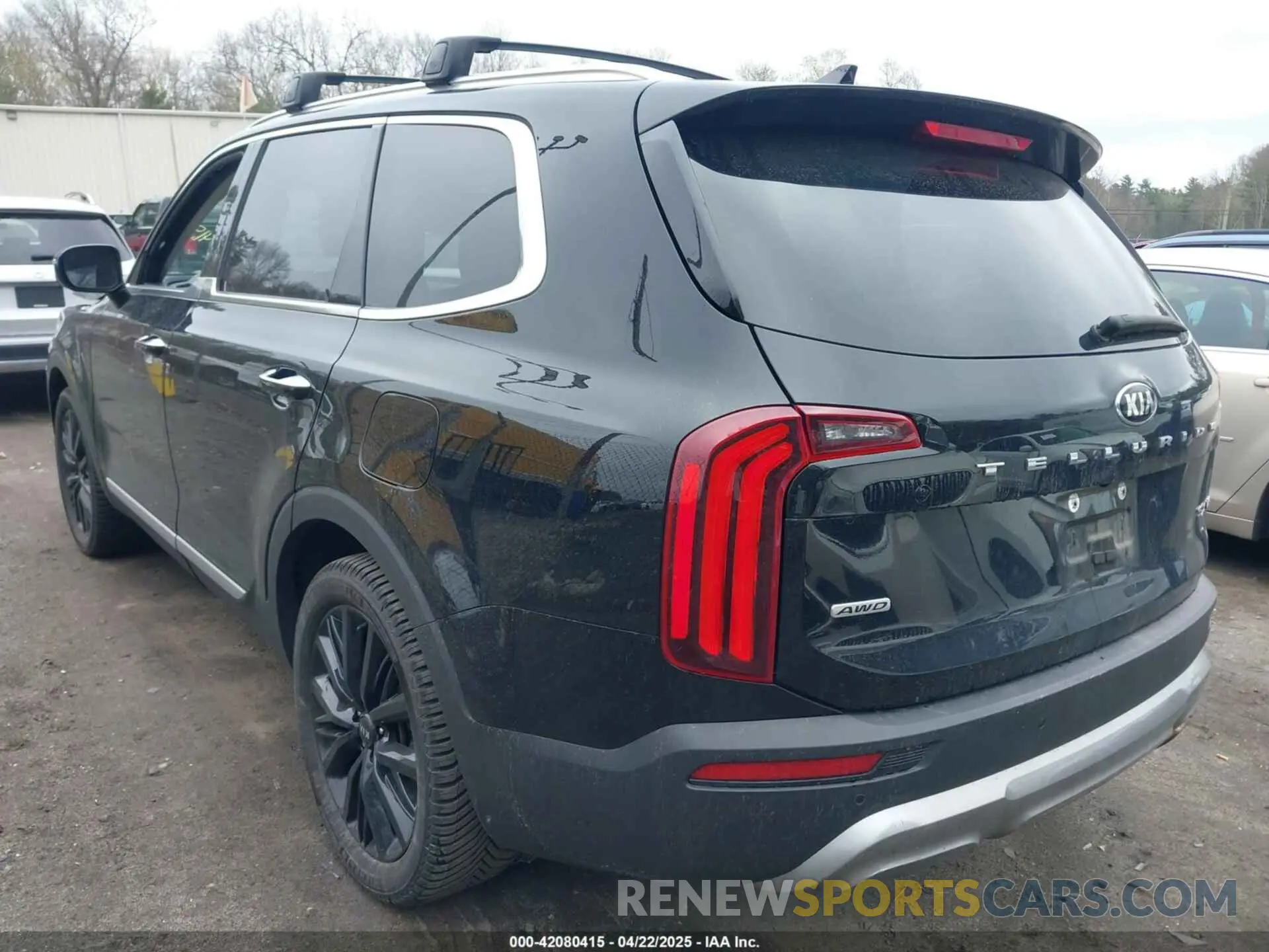3 Photograph of a damaged car 5XYP5DHC5LG079332 KIA TELLURIDE 2020