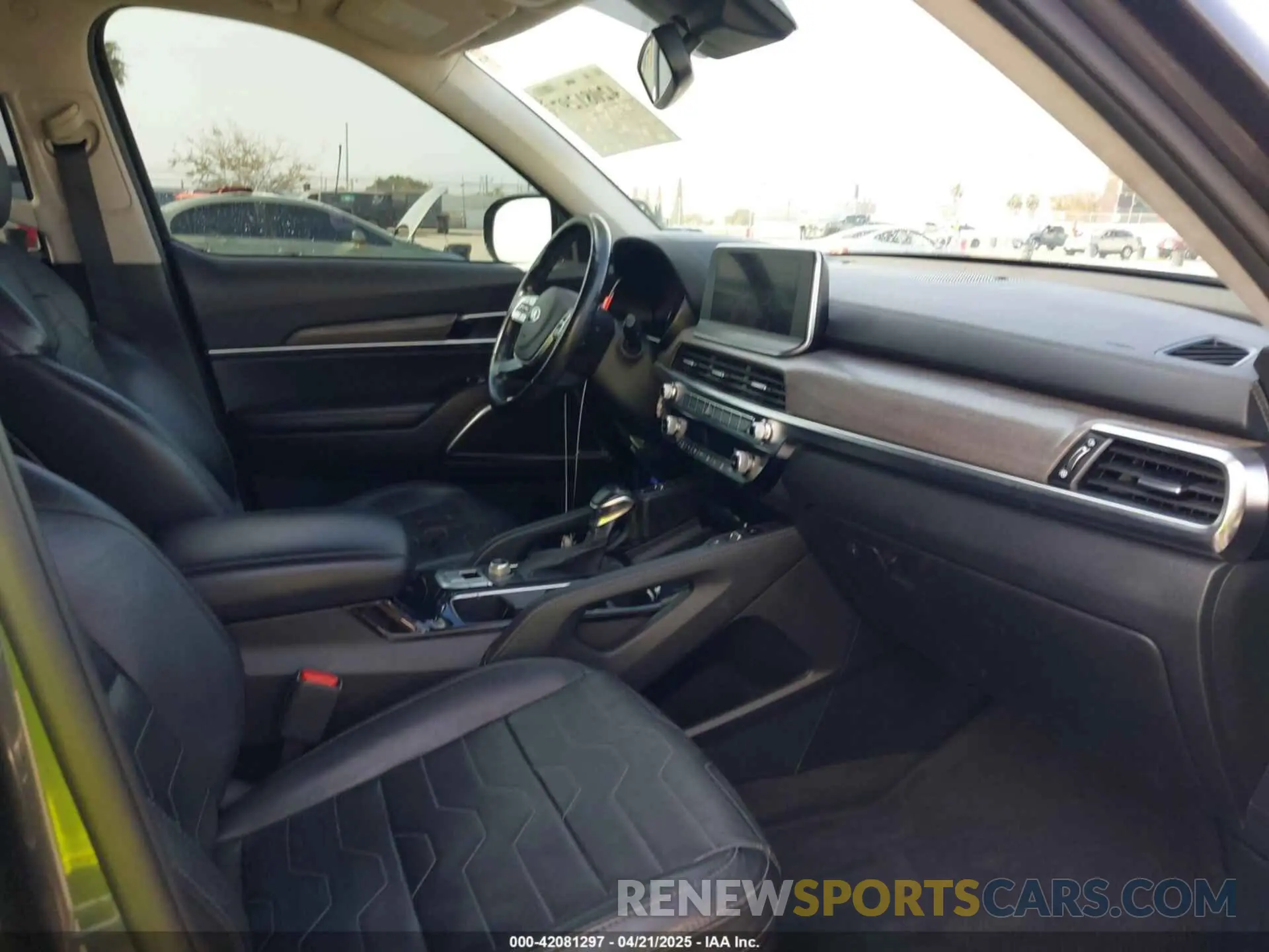 5 Photograph of a damaged car 5XYP5DHC6LG053984 KIA TELLURIDE 2020