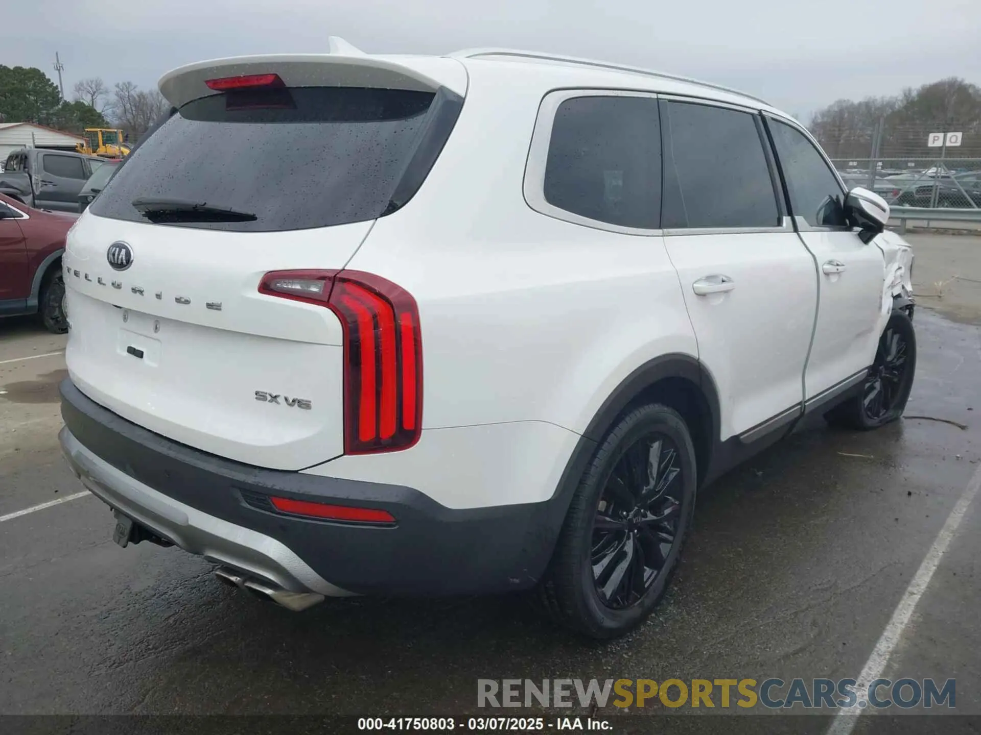 4 Photograph of a damaged car 5XYP5DHC7LG035980 KIA TELLURIDE 2020
