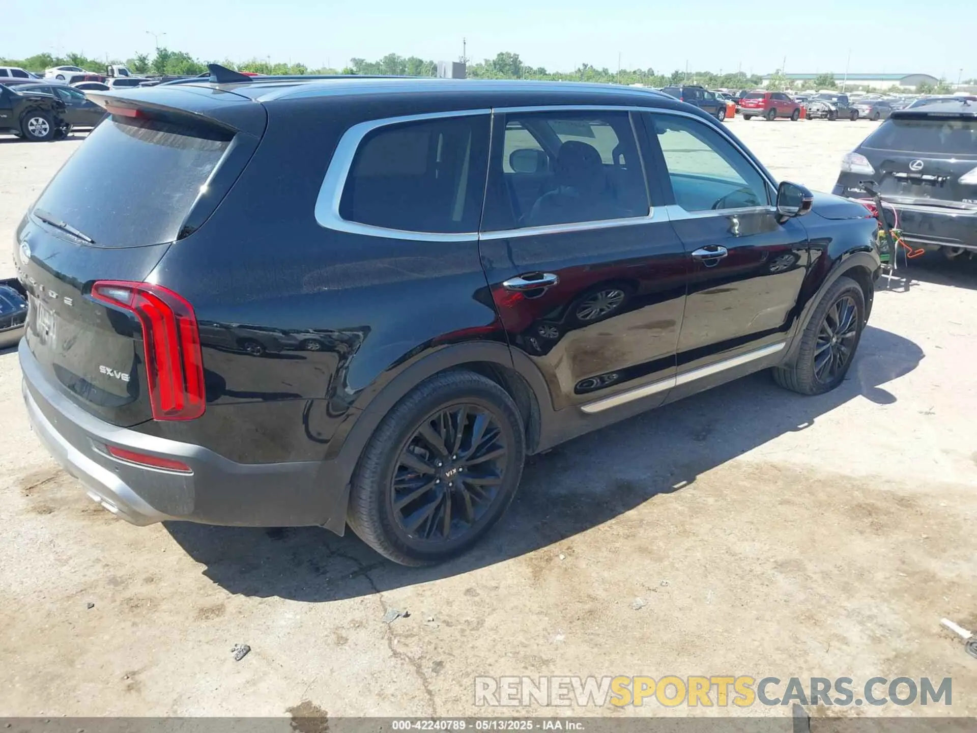 4 Photograph of a damaged car 5XYP5DHC8LG007377 KIA TELLURIDE 2020