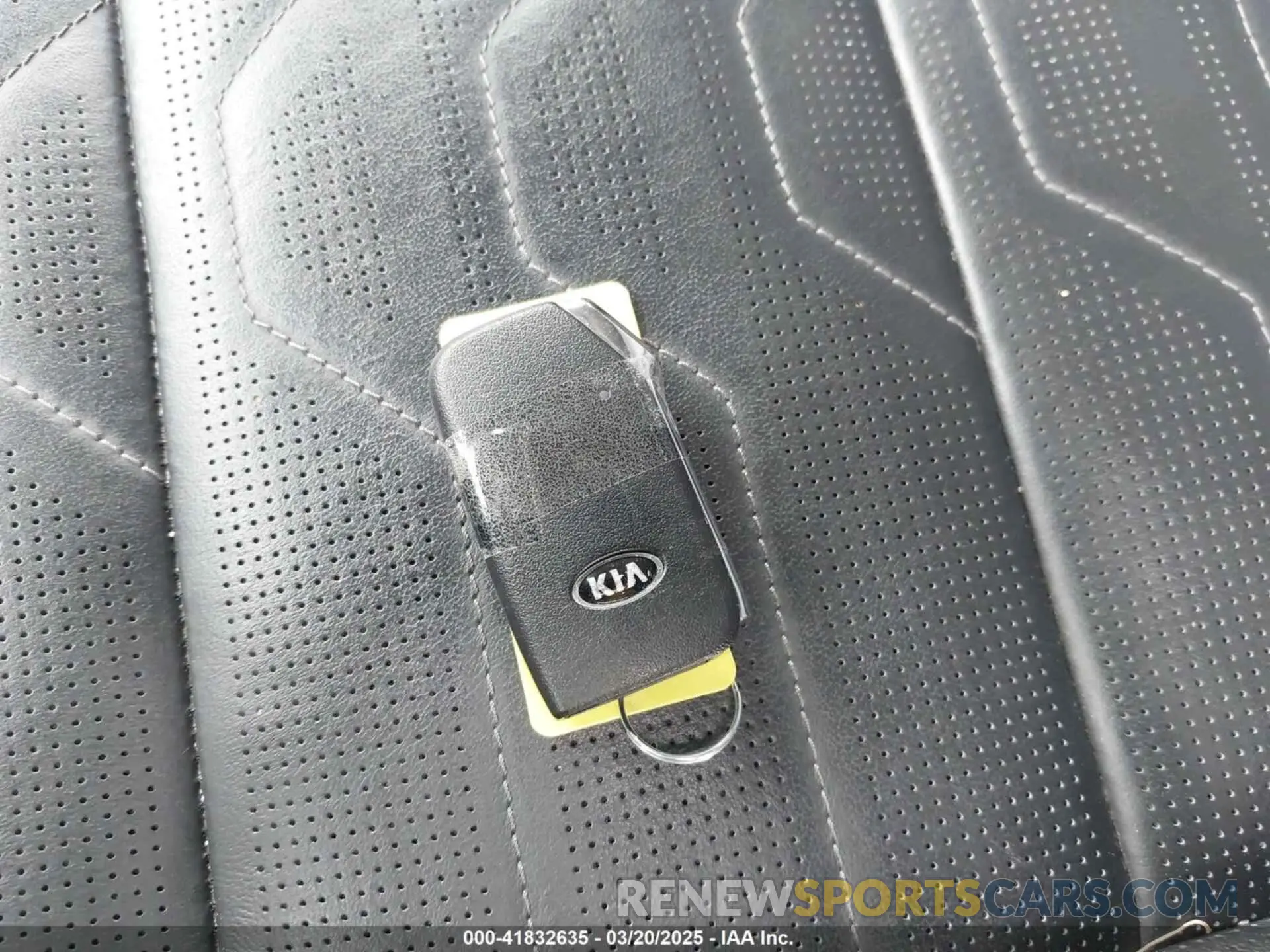 11 Photograph of a damaged car 5XYP5DHC8LG025376 KIA TELLURIDE 2020