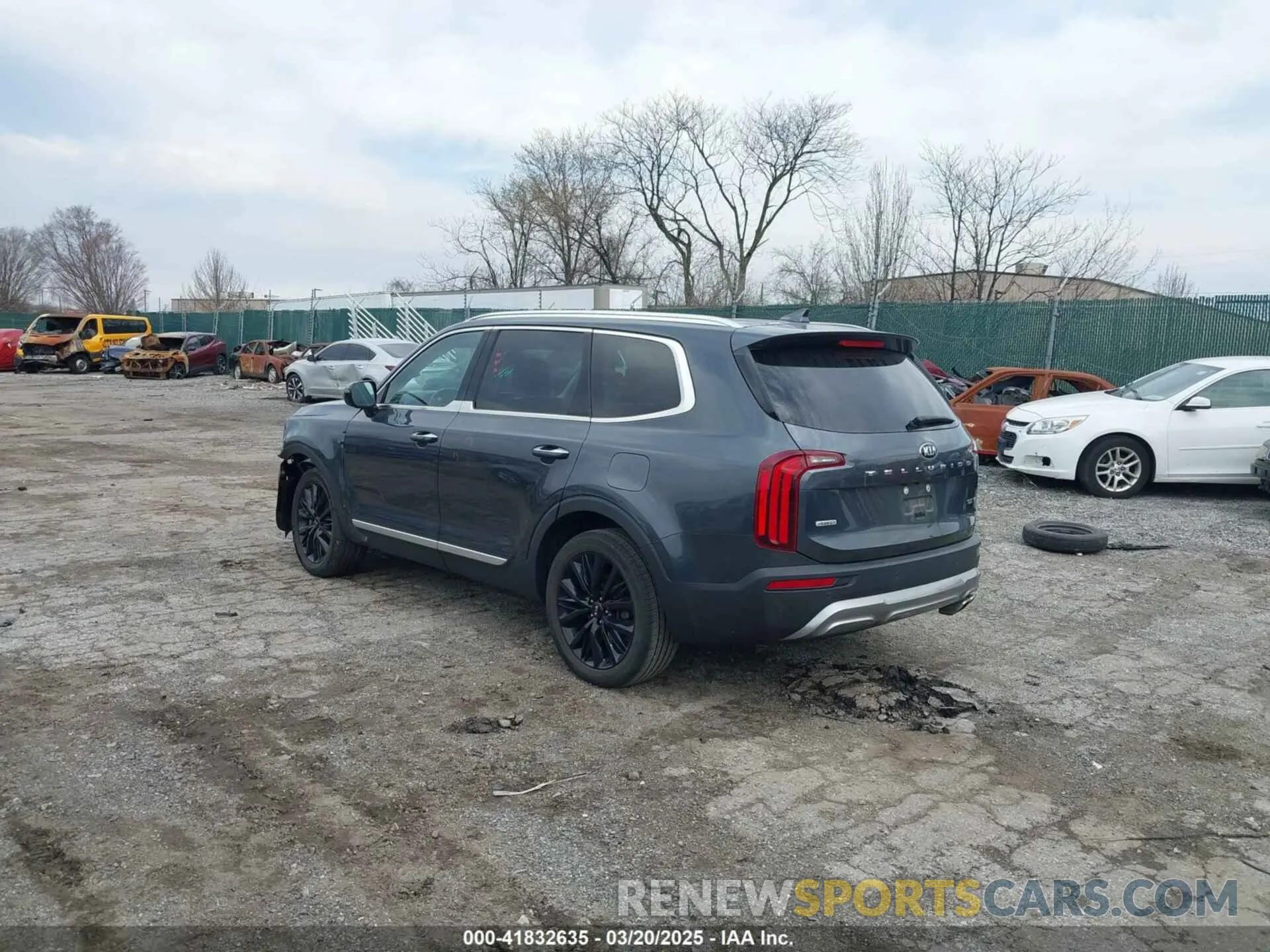 3 Photograph of a damaged car 5XYP5DHC8LG025376 KIA TELLURIDE 2020
