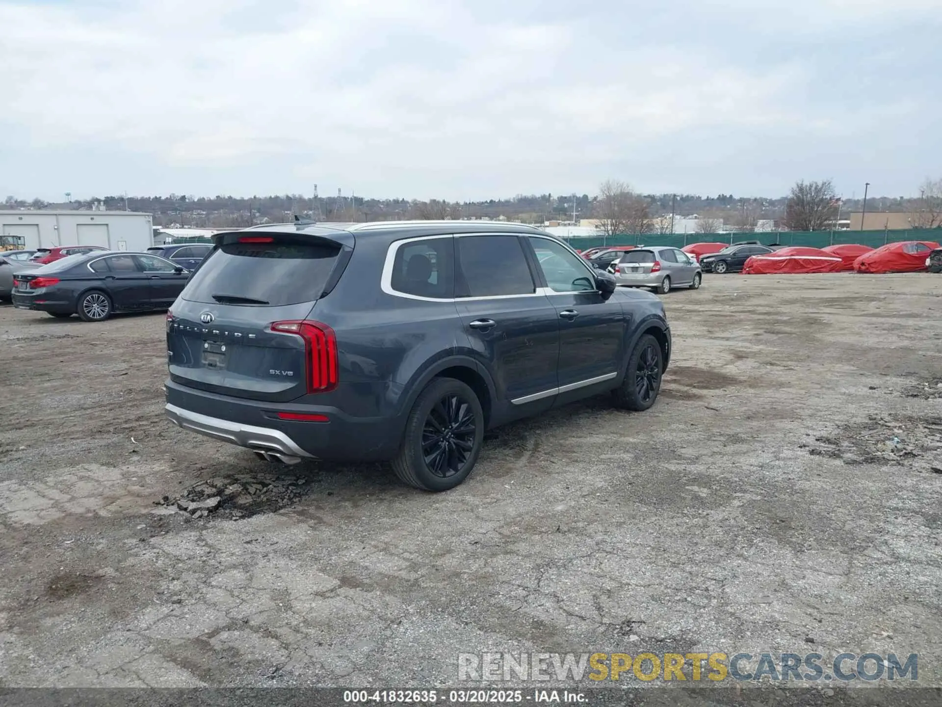 4 Photograph of a damaged car 5XYP5DHC8LG025376 KIA TELLURIDE 2020