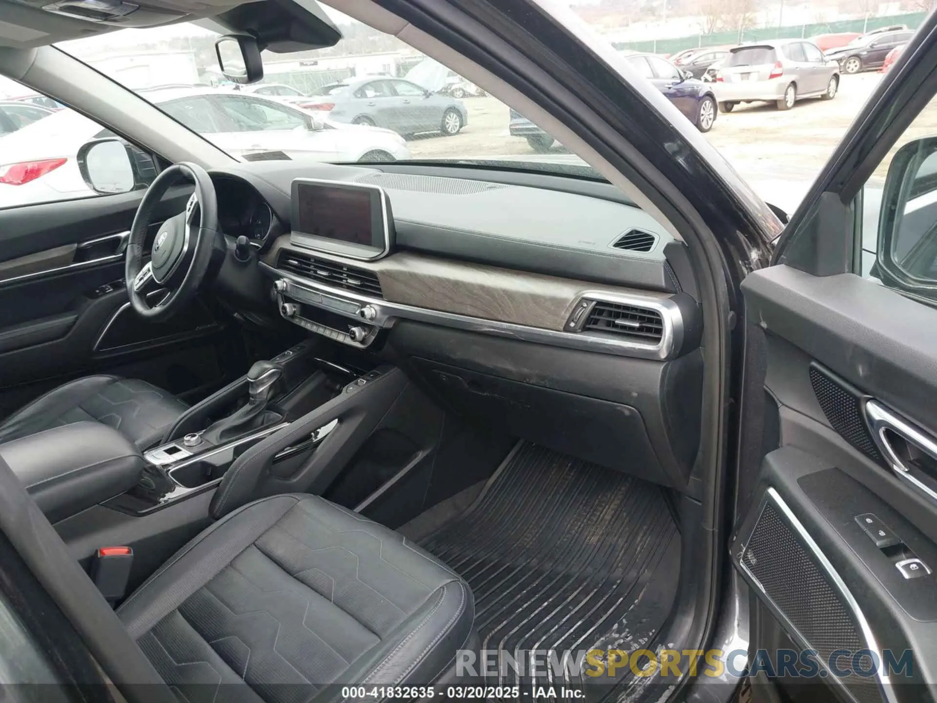 5 Photograph of a damaged car 5XYP5DHC8LG025376 KIA TELLURIDE 2020