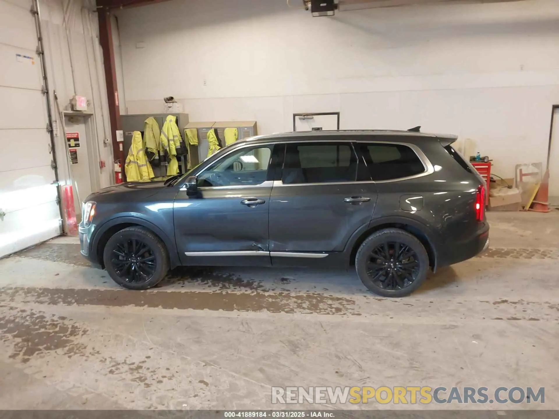 14 Photograph of a damaged car 5XYP5DHC8LG045921 KIA TELLURIDE 2020