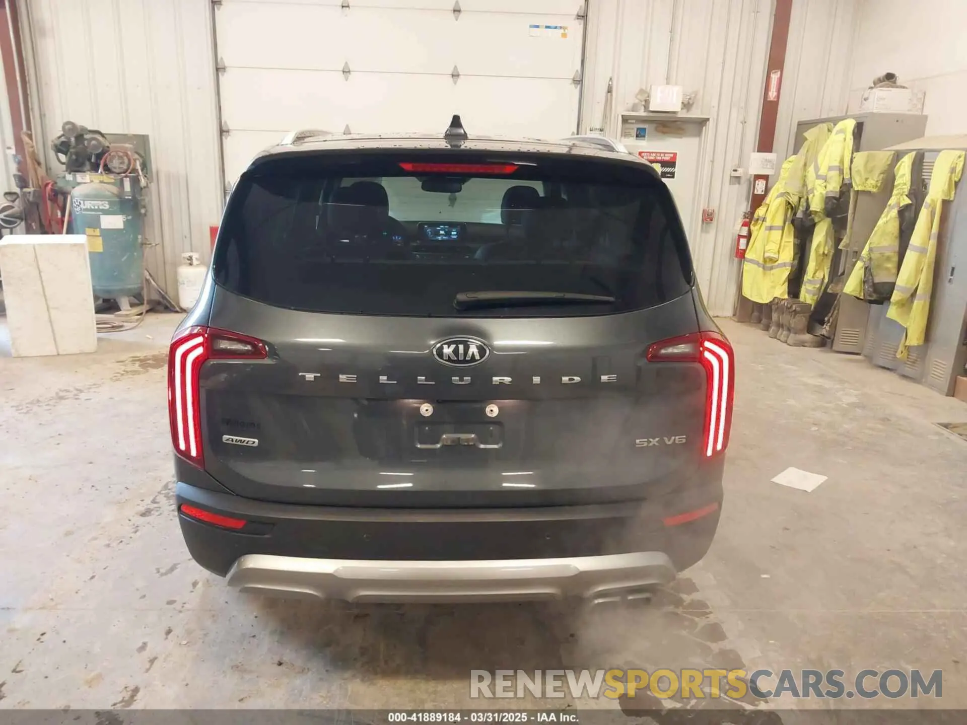 16 Photograph of a damaged car 5XYP5DHC8LG045921 KIA TELLURIDE 2020