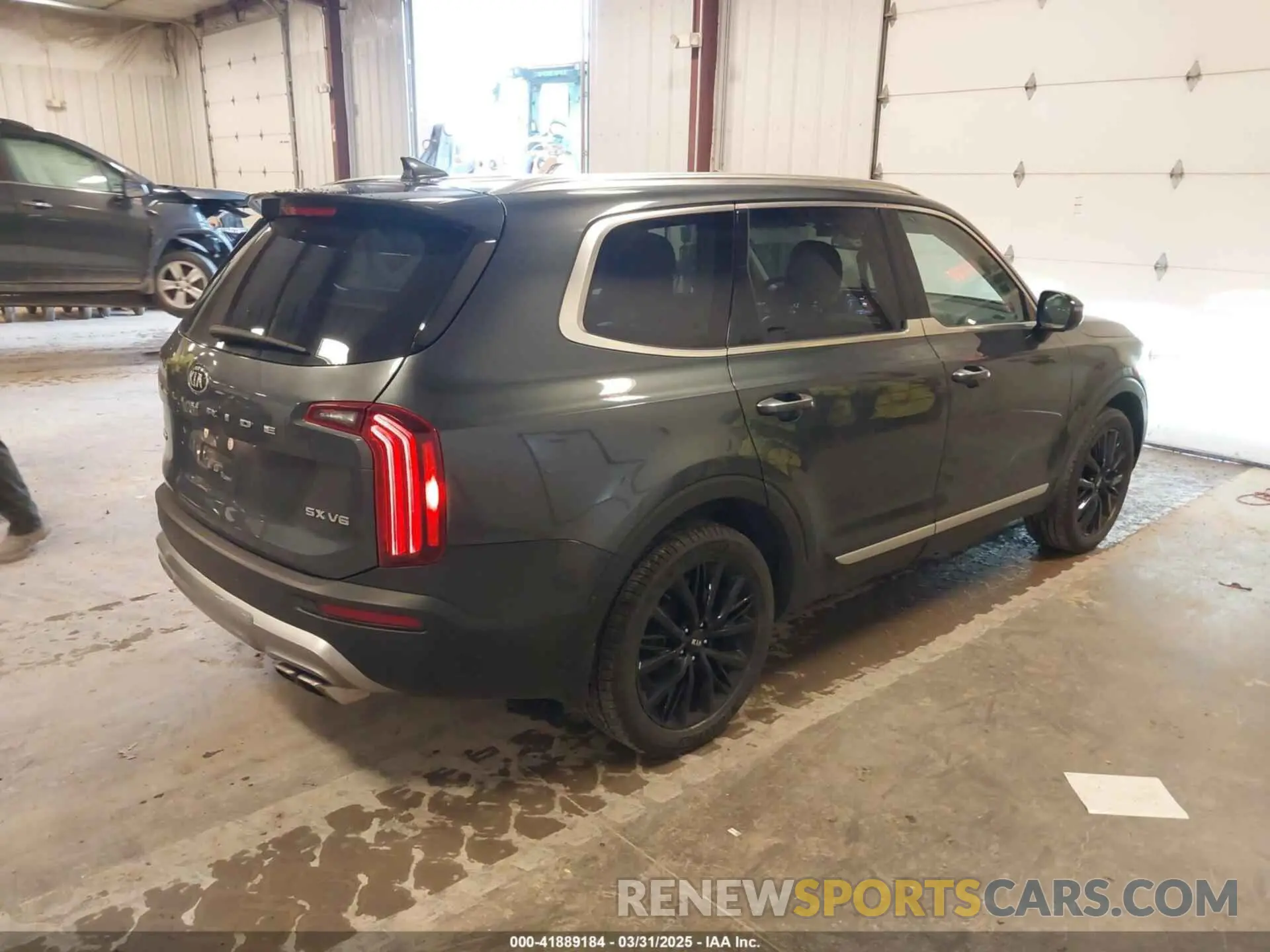 4 Photograph of a damaged car 5XYP5DHC8LG045921 KIA TELLURIDE 2020
