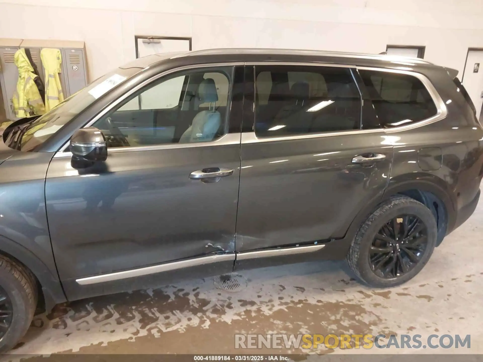 6 Photograph of a damaged car 5XYP5DHC8LG045921 KIA TELLURIDE 2020