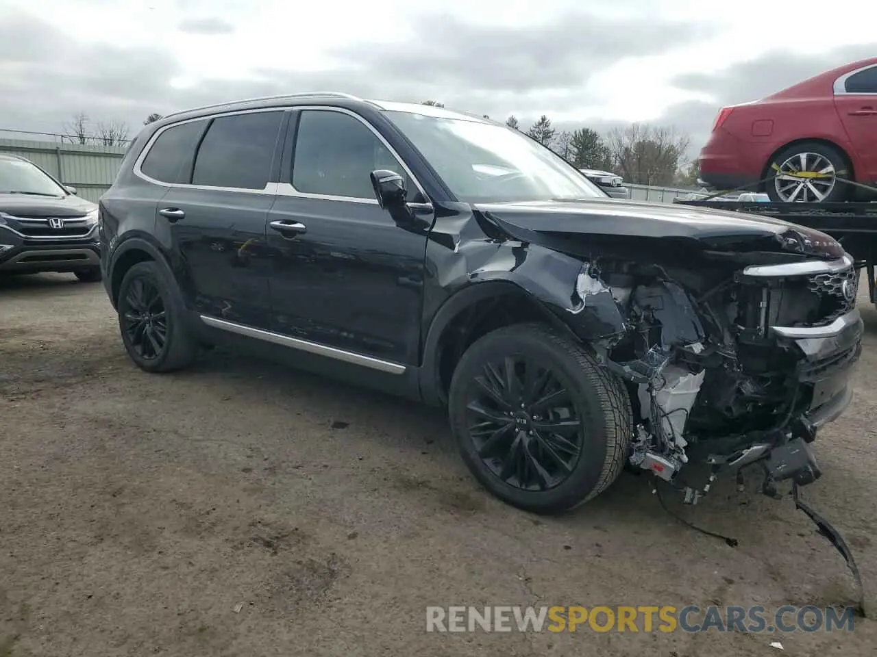 4 Photograph of a damaged car 5XYP5DHC8LG067742 KIA TELLURIDE 2020