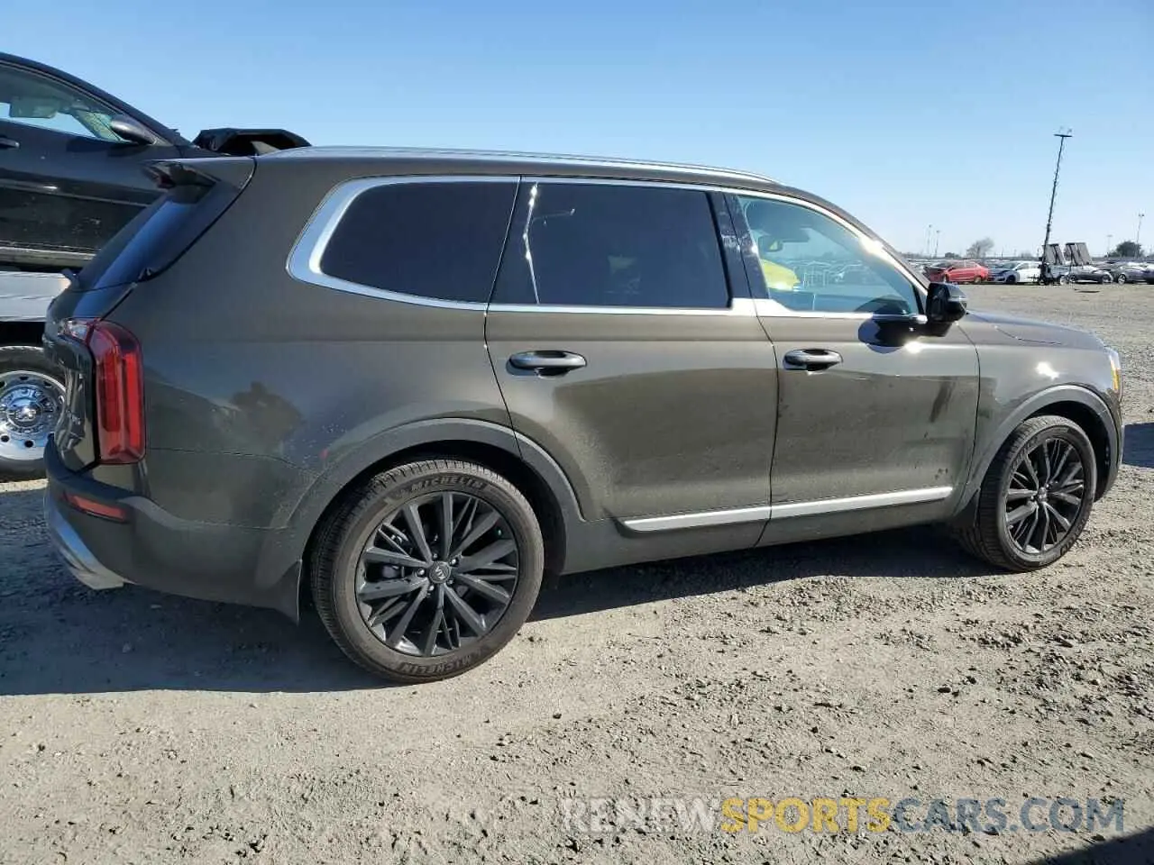 3 Photograph of a damaged car 5XYP5DHC9LG085344 KIA TELLURIDE 2020