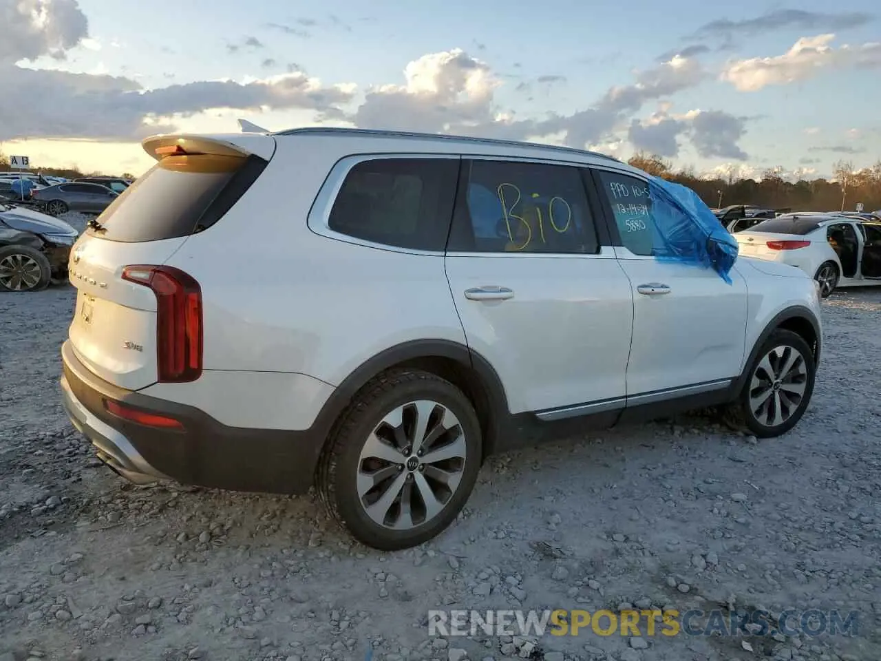 3 Photograph of a damaged car 5XYP64HC0LG005880 KIA TELLURIDE 2020