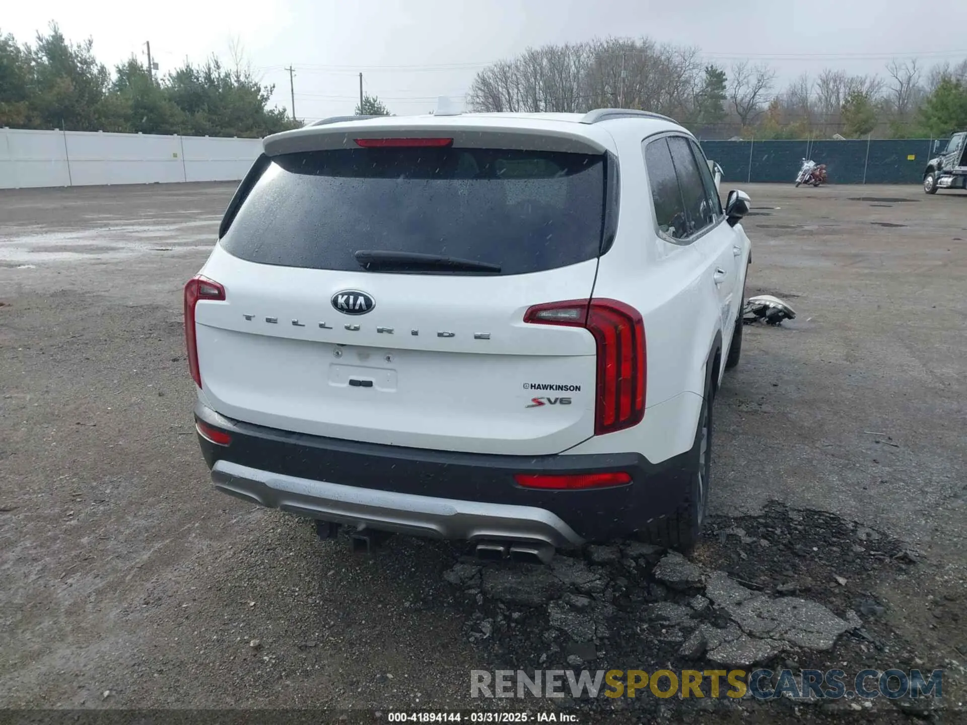 4 Photograph of a damaged car 5XYP64HC0LG022677 KIA TELLURIDE 2020