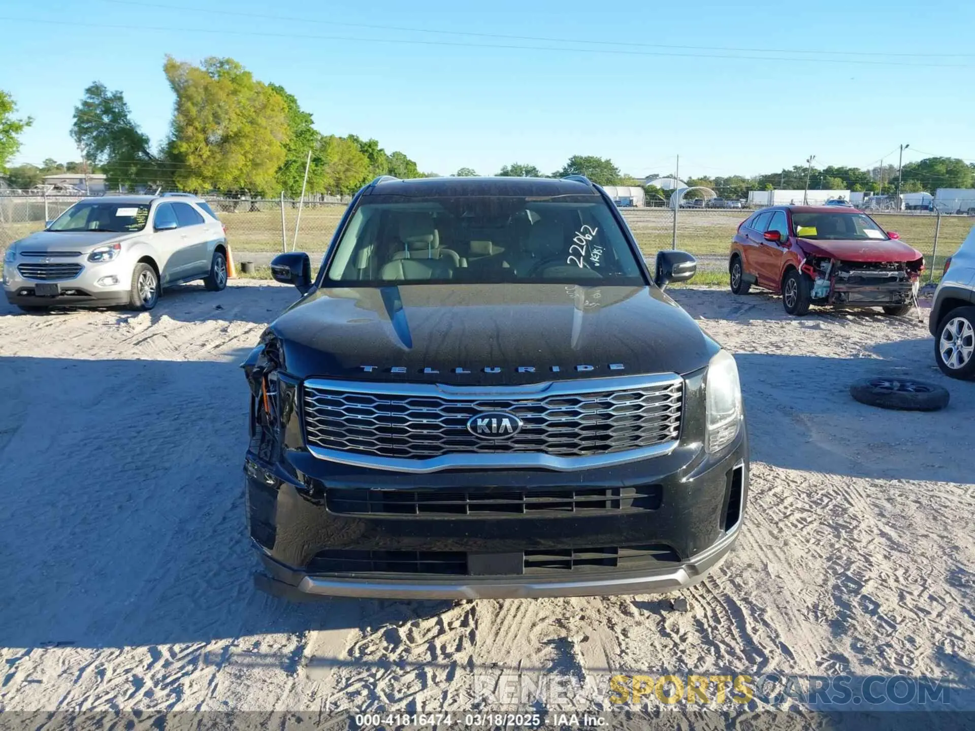 12 Photograph of a damaged car 5XYP64HC1LG030089 KIA TELLURIDE 2020