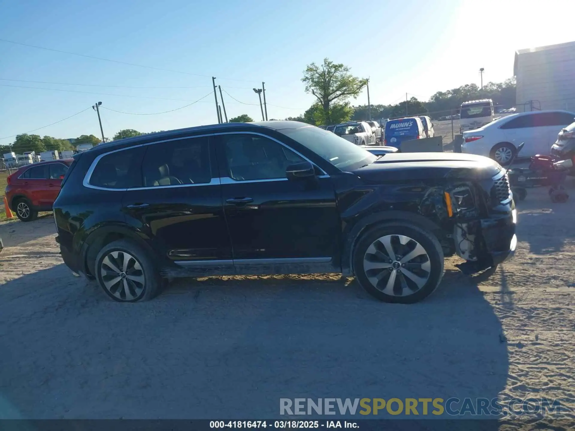 13 Photograph of a damaged car 5XYP64HC1LG030089 KIA TELLURIDE 2020