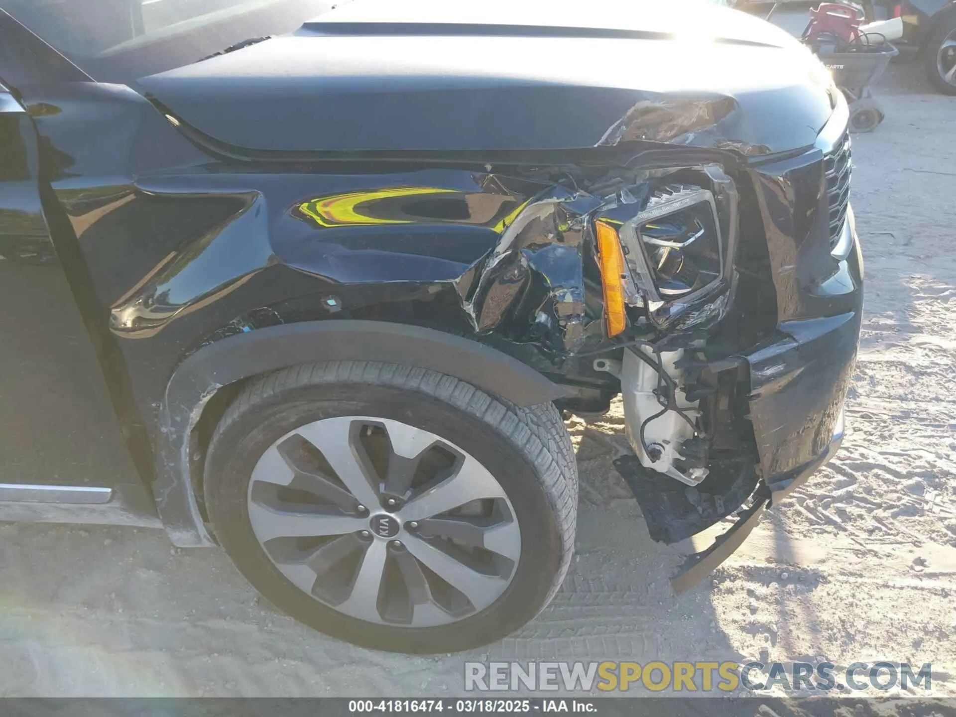 17 Photograph of a damaged car 5XYP64HC1LG030089 KIA TELLURIDE 2020