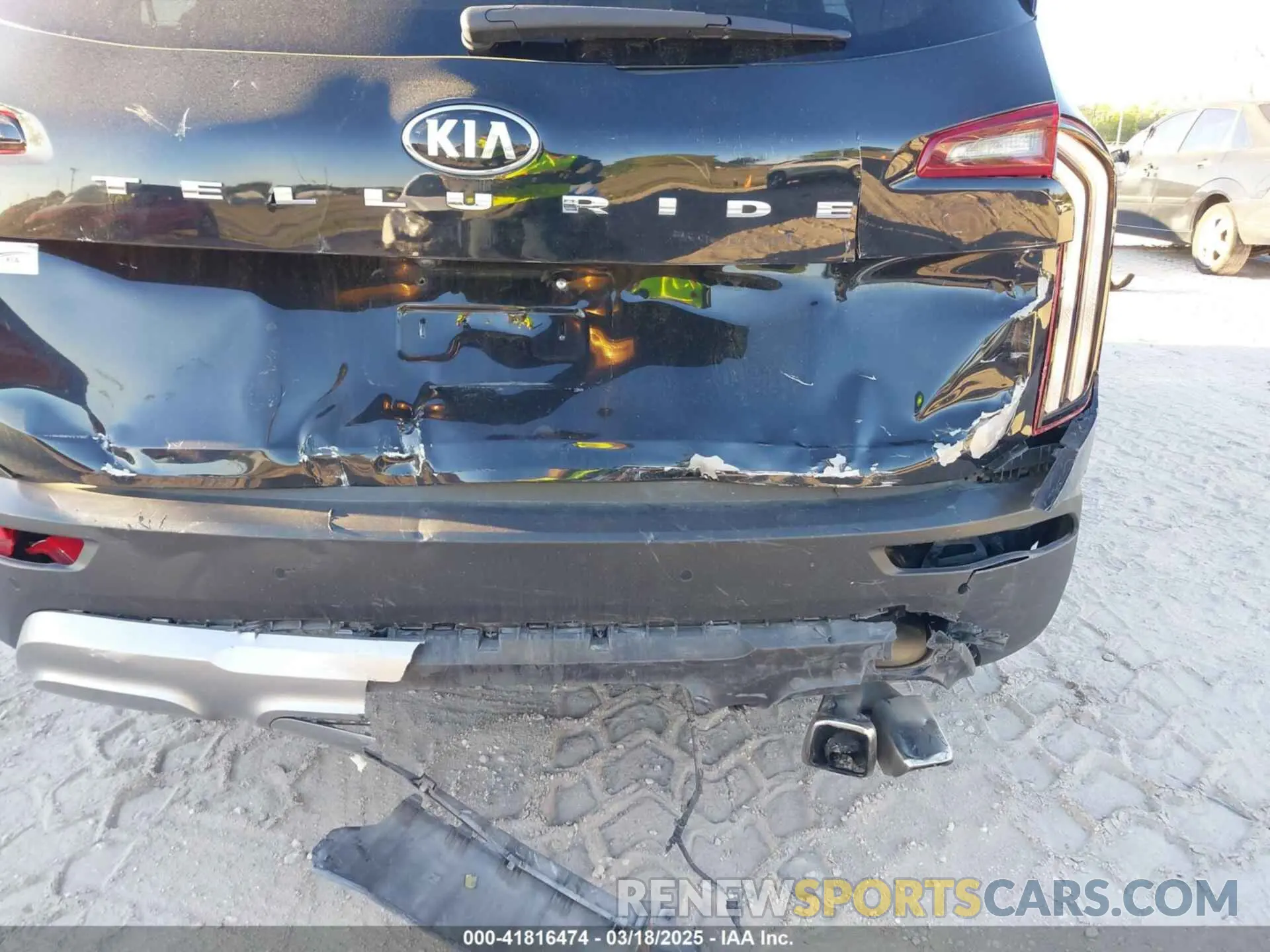 18 Photograph of a damaged car 5XYP64HC1LG030089 KIA TELLURIDE 2020