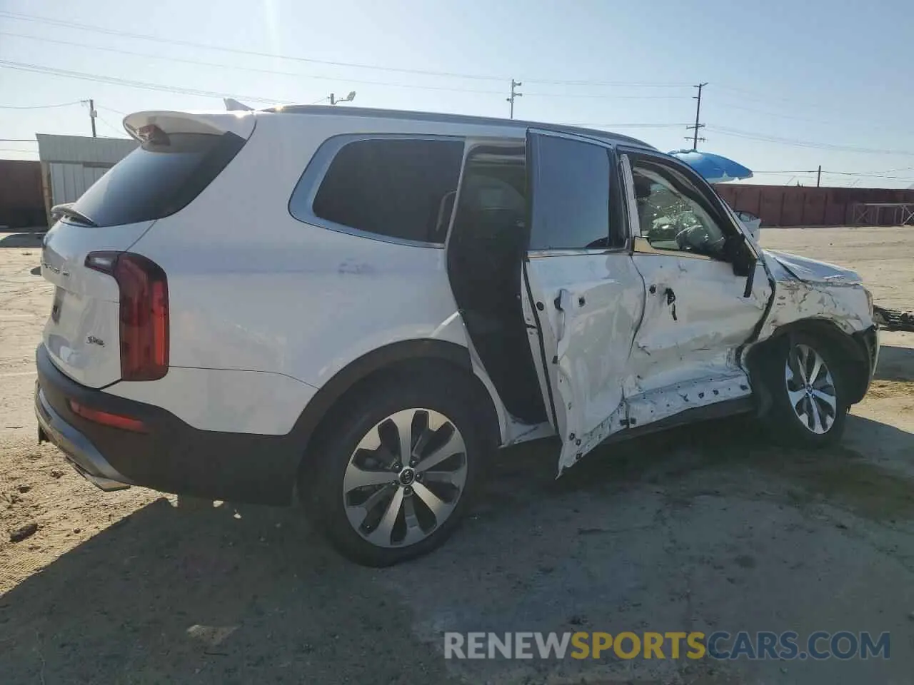 3 Photograph of a damaged car 5XYP64HC3LG096661 KIA TELLURIDE 2020