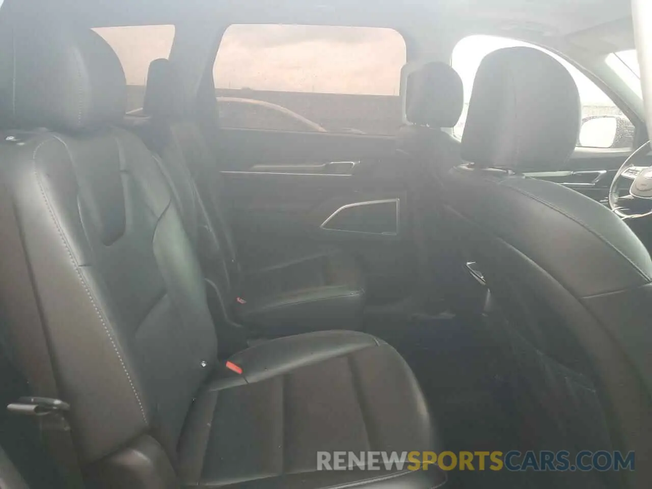11 Photograph of a damaged car 5XYP64HC4LG029955 KIA TELLURIDE 2020