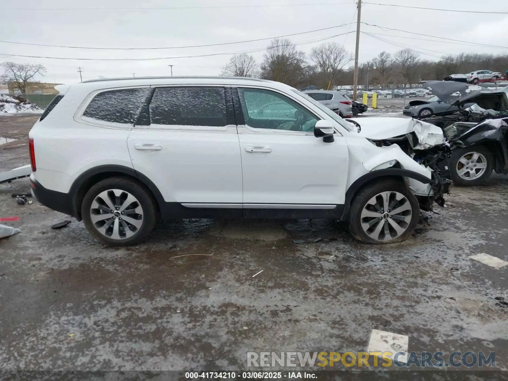 13 Photograph of a damaged car 5XYP64HC4LG036632 KIA TELLURIDE 2020