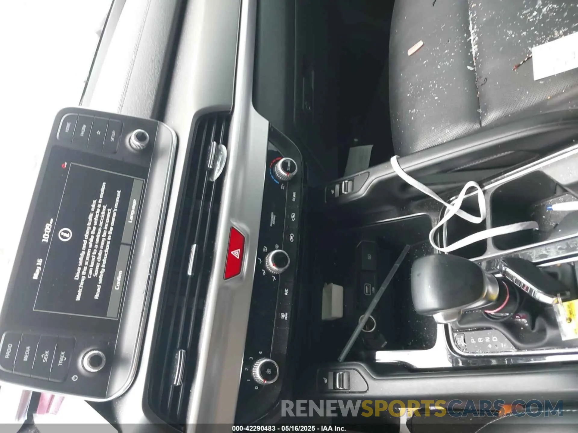 11 Photograph of a damaged car 5XYP64HC4LG096667 KIA TELLURIDE 2020