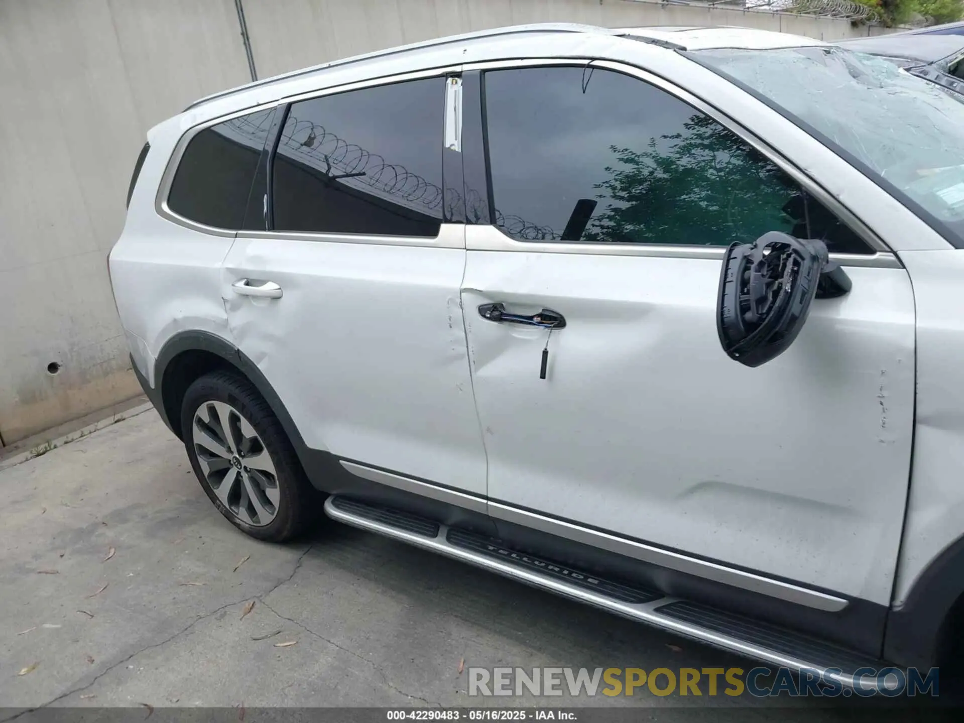 14 Photograph of a damaged car 5XYP64HC4LG096667 KIA TELLURIDE 2020