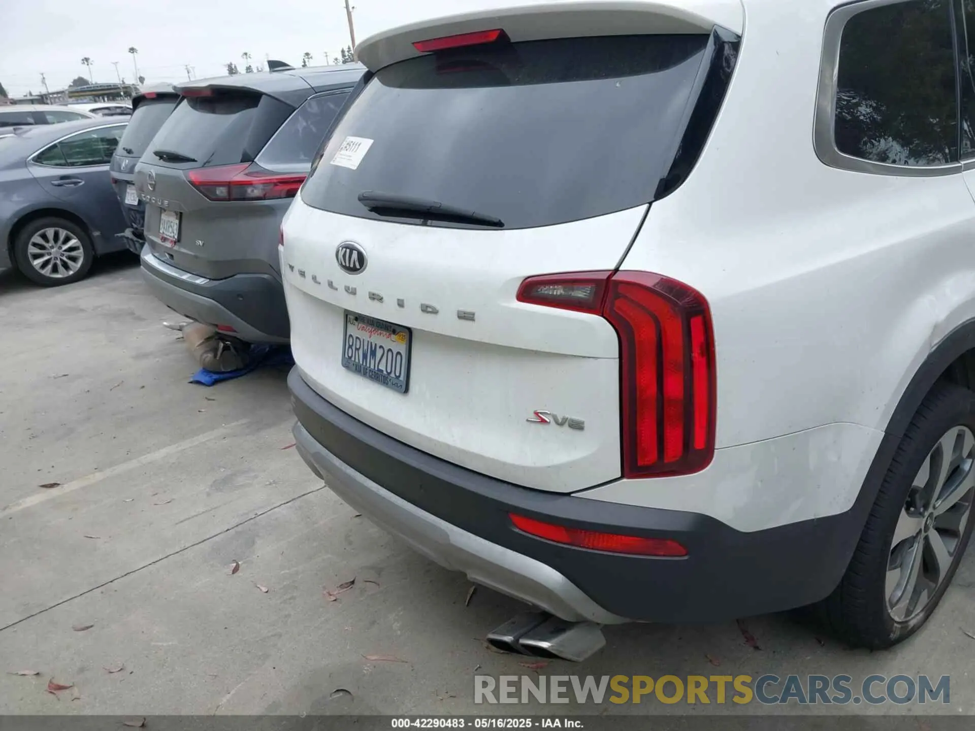 17 Photograph of a damaged car 5XYP64HC4LG096667 KIA TELLURIDE 2020