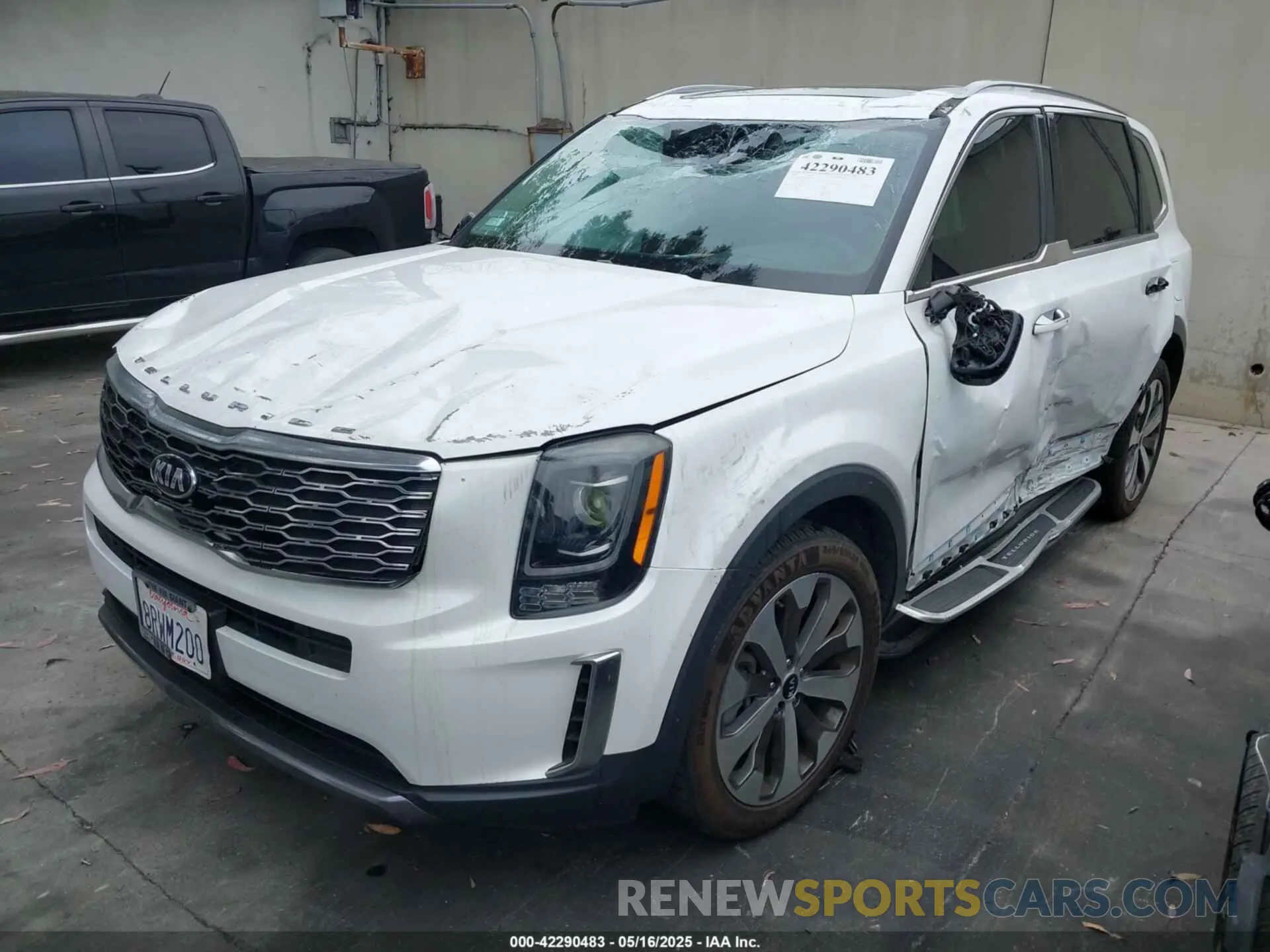 2 Photograph of a damaged car 5XYP64HC4LG096667 KIA TELLURIDE 2020