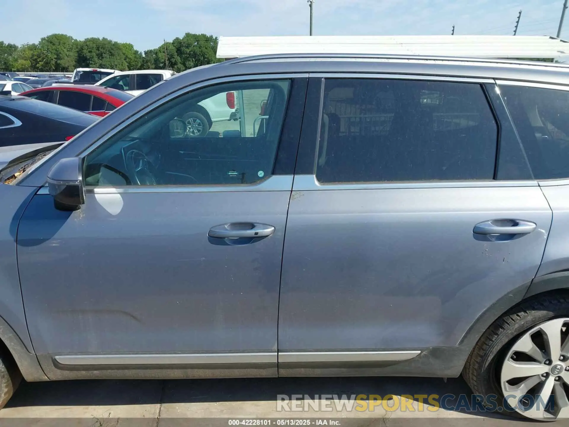14 Photograph of a damaged car 5XYP64HC5LG029303 KIA TELLURIDE 2020
