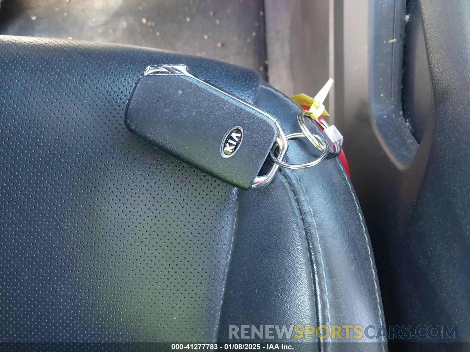 11 Photograph of a damaged car 5XYP64HC5LG043976 KIA TELLURIDE 2020