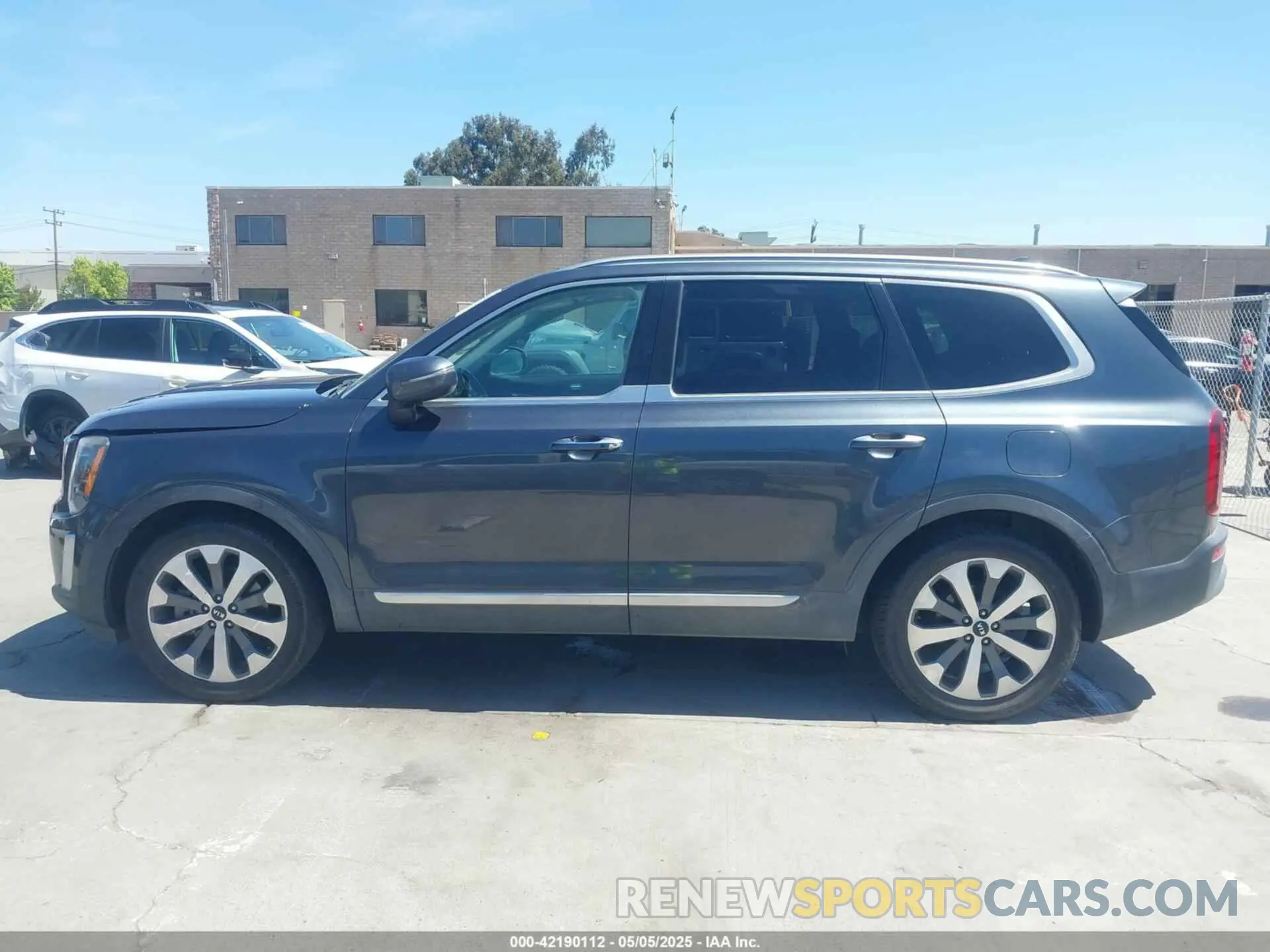 14 Photograph of a damaged car 5XYP64HC6LG006919 KIA TELLURIDE 2020
