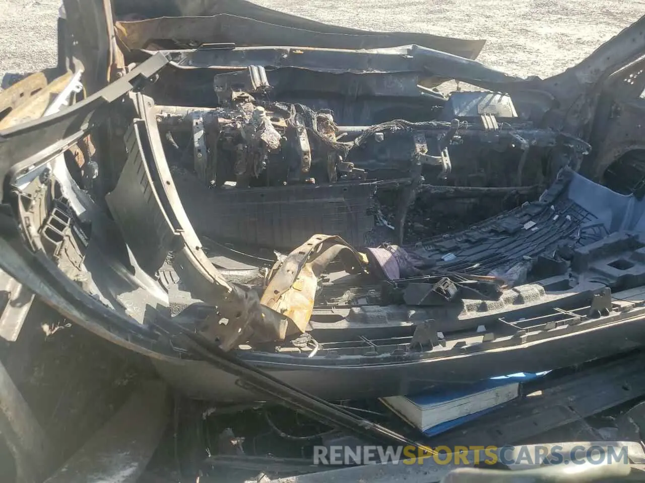 8 Photograph of a damaged car 5XYP64HC6LG019718 KIA TELLURIDE 2020