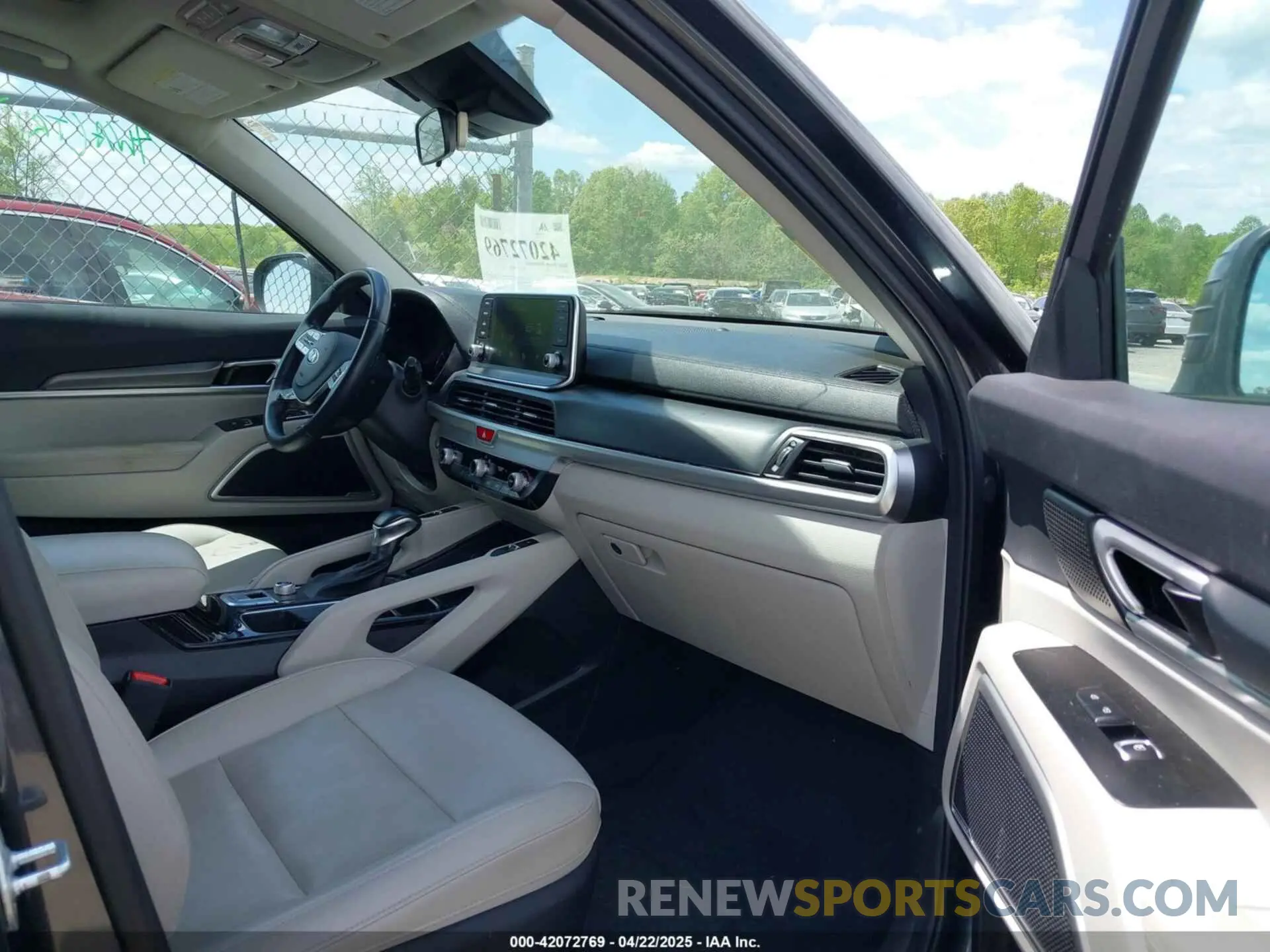 5 Photograph of a damaged car 5XYP64HC7LG018450 KIA TELLURIDE 2020
