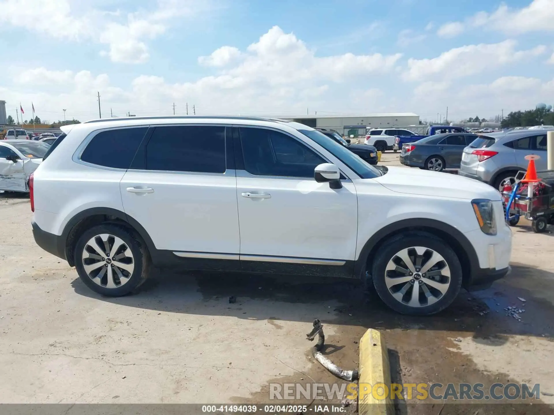 13 Photograph of a damaged car 5XYP64HC7LG063534 KIA TELLURIDE 2020
