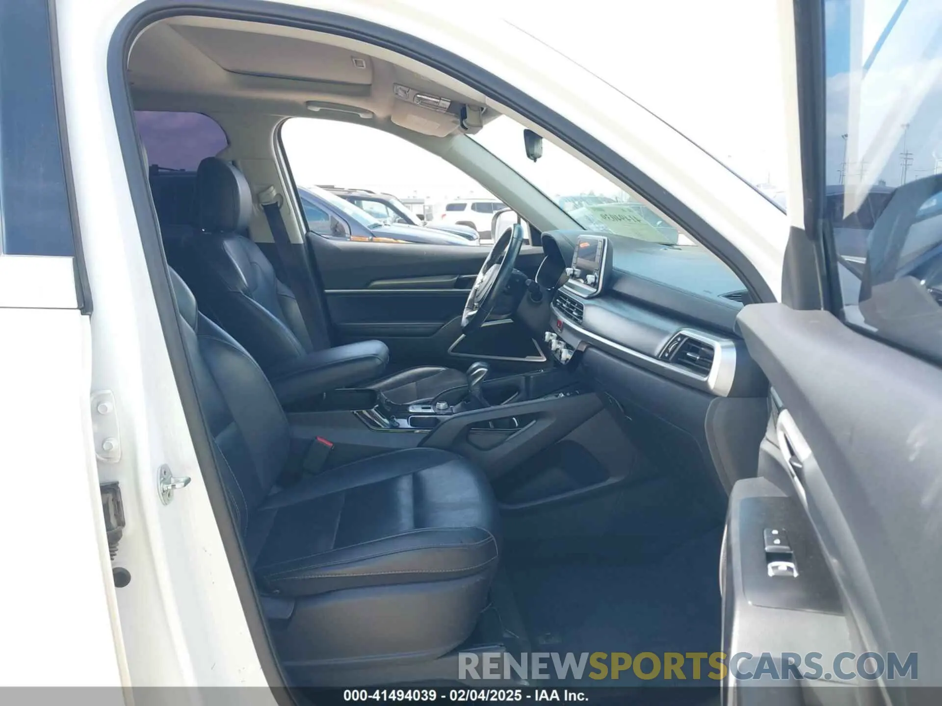 5 Photograph of a damaged car 5XYP64HC7LG063534 KIA TELLURIDE 2020