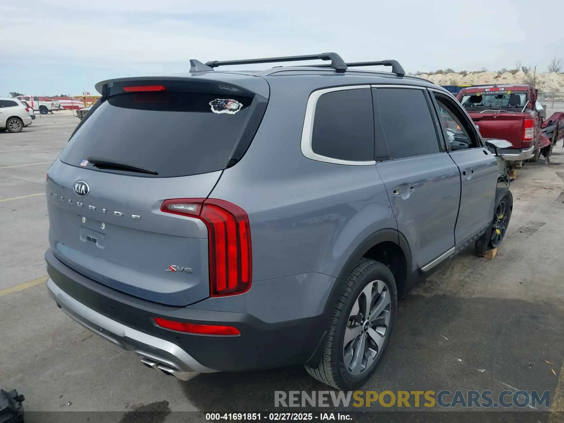4 Photograph of a damaged car 5XYP64HC9LG016294 KIA TELLURIDE 2020