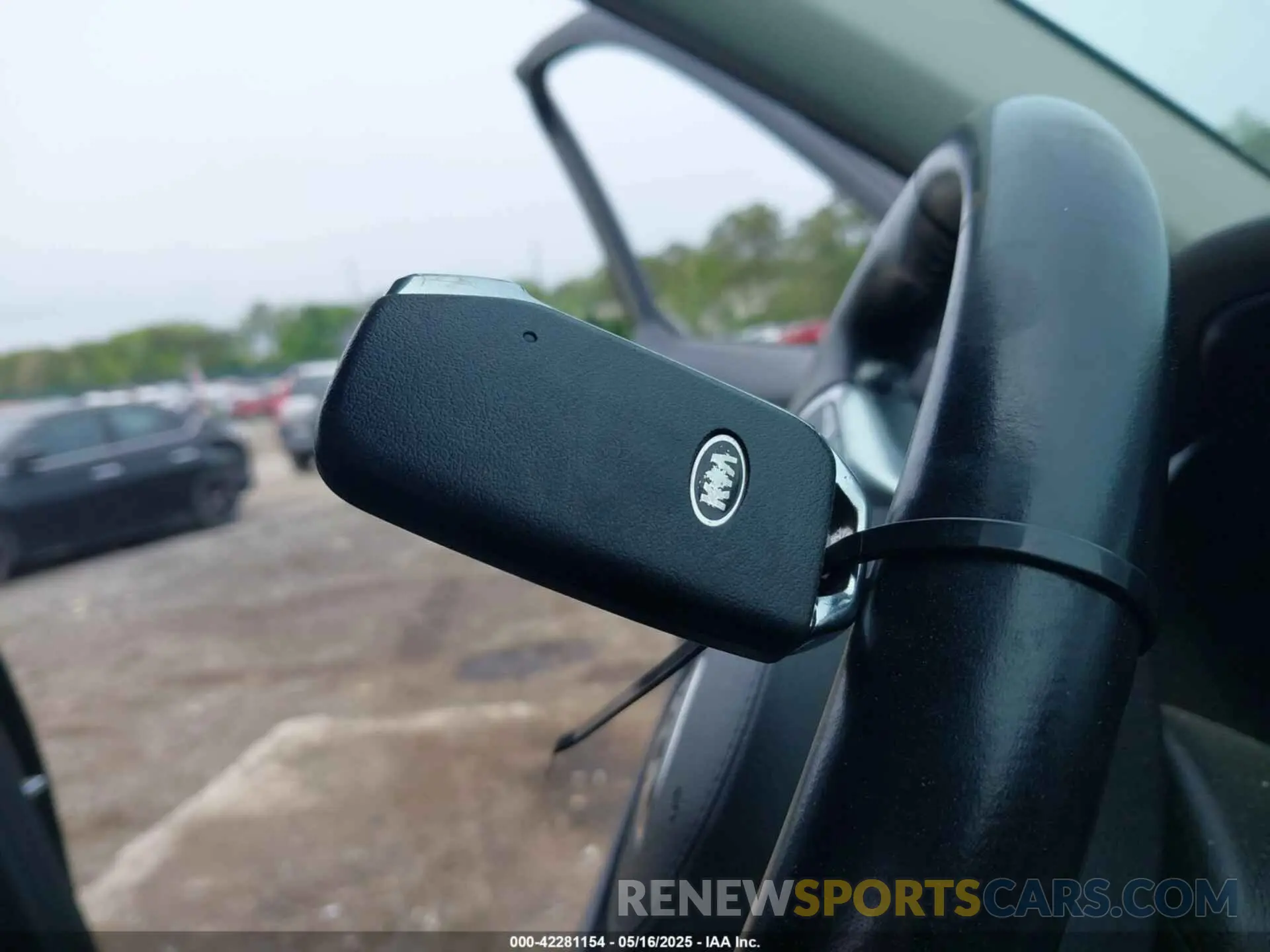 11 Photograph of a damaged car 5XYP64HC9LG030602 KIA TELLURIDE 2020