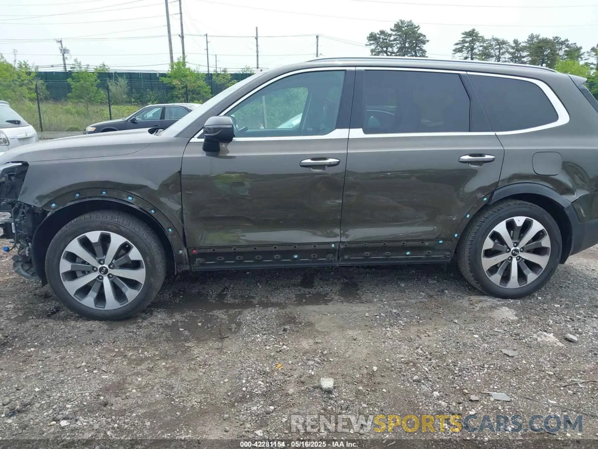 19 Photograph of a damaged car 5XYP64HC9LG030602 KIA TELLURIDE 2020