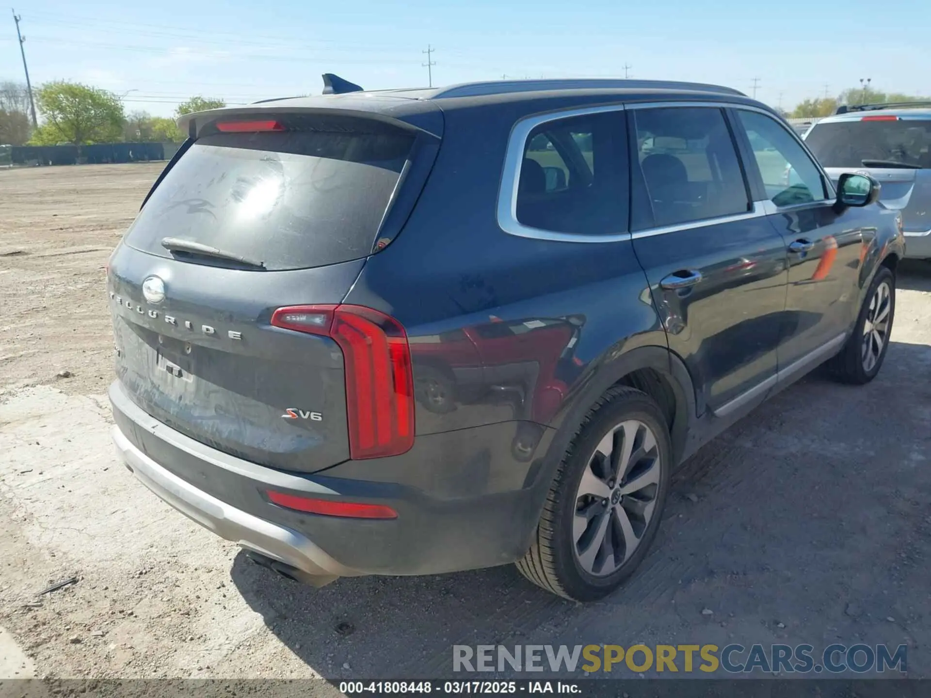 4 Photograph of a damaged car 5XYP64HCXLG008043 KIA TELLURIDE 2020