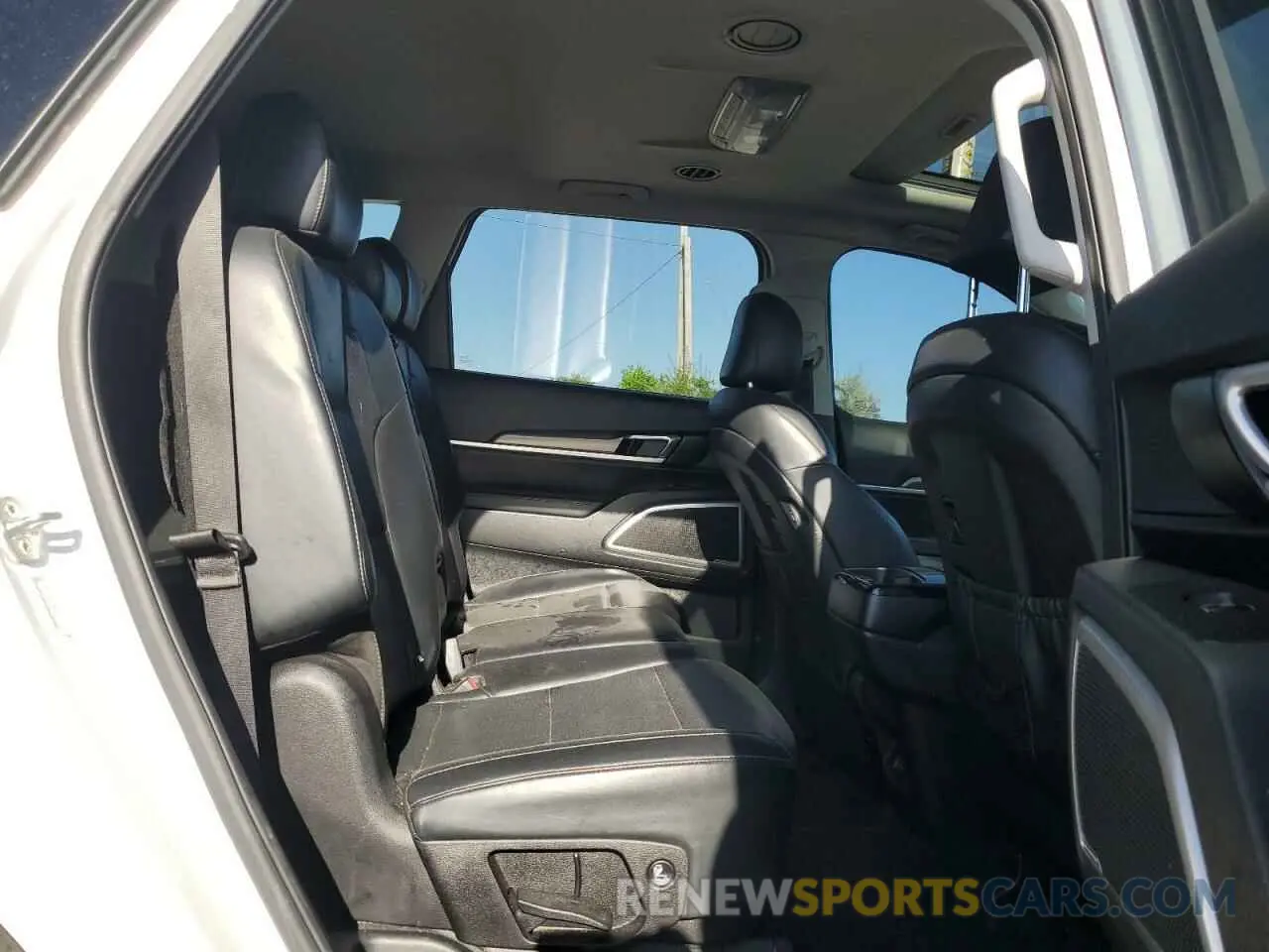 11 Photograph of a damaged car 5XYP64HCXLG015025 KIA TELLURIDE 2020