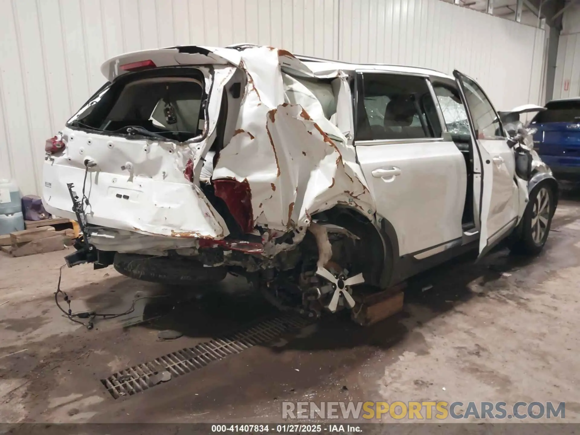 4 Photograph of a damaged car 5XYP64HCXLG028762 KIA TELLURIDE 2020