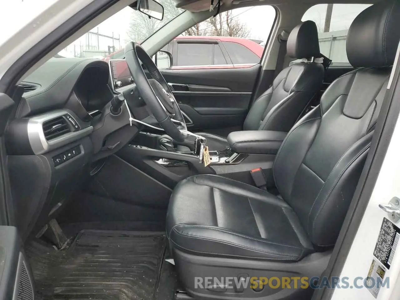 7 Photograph of a damaged car 5XYP6DHC0LG015809 KIA TELLURIDE 2020
