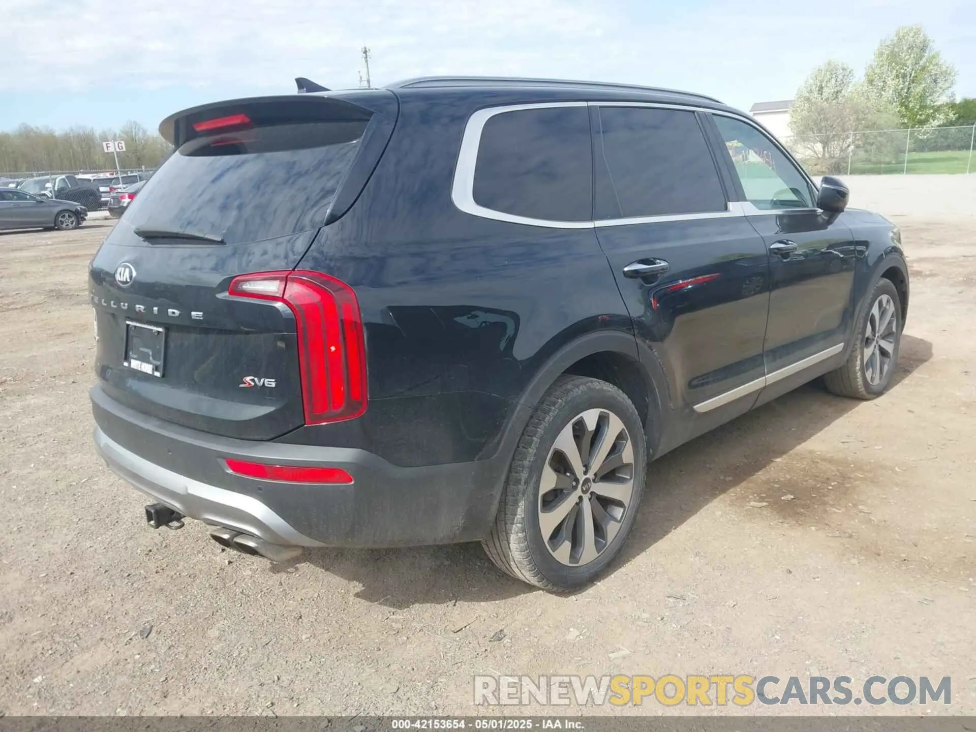 4 Photograph of a damaged car 5XYP6DHC0LG025241 KIA TELLURIDE 2020