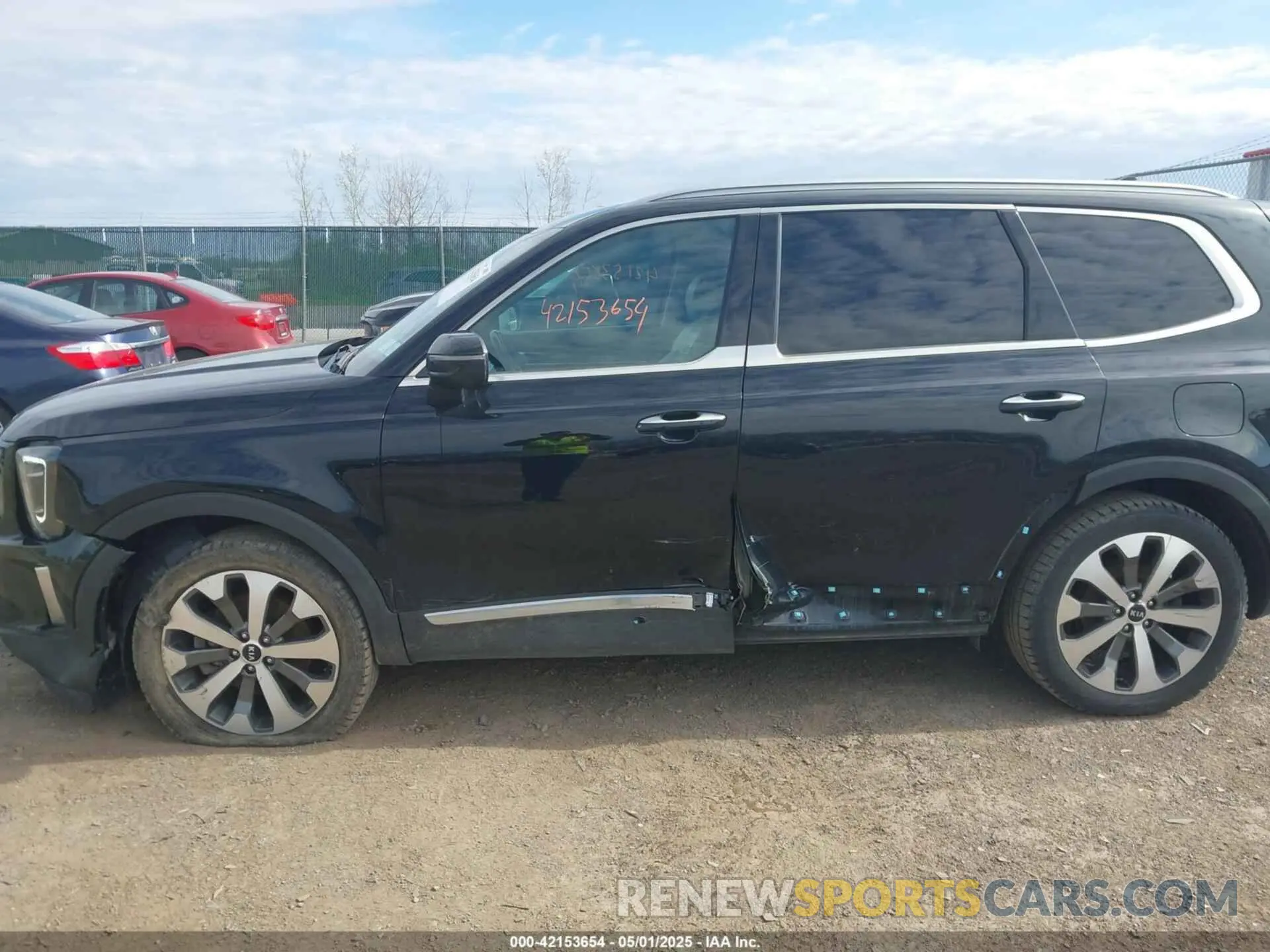 6 Photograph of a damaged car 5XYP6DHC0LG025241 KIA TELLURIDE 2020