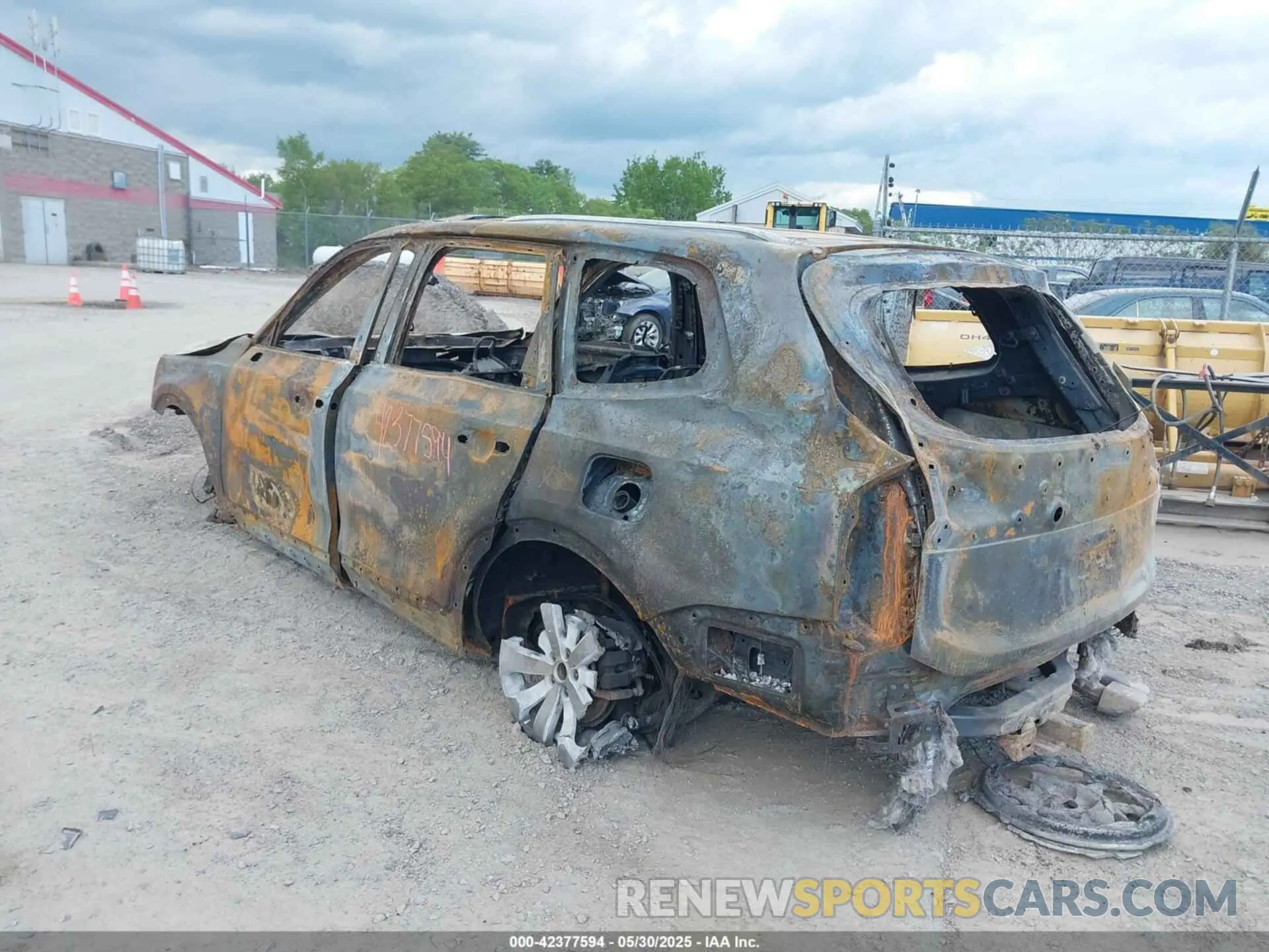 3 Photograph of a damaged car 5XYP6DHC2LG092634 KIA TELLURIDE 2020
