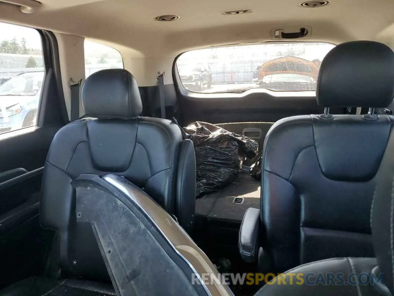 10 Photograph of a damaged car 5XYP6DHC3LG042633 KIA TELLURIDE 2020