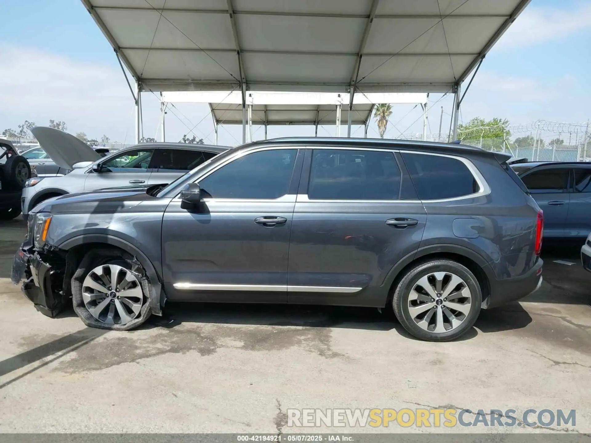 14 Photograph of a damaged car 5XYP6DHC4LG003064 KIA TELLURIDE 2020