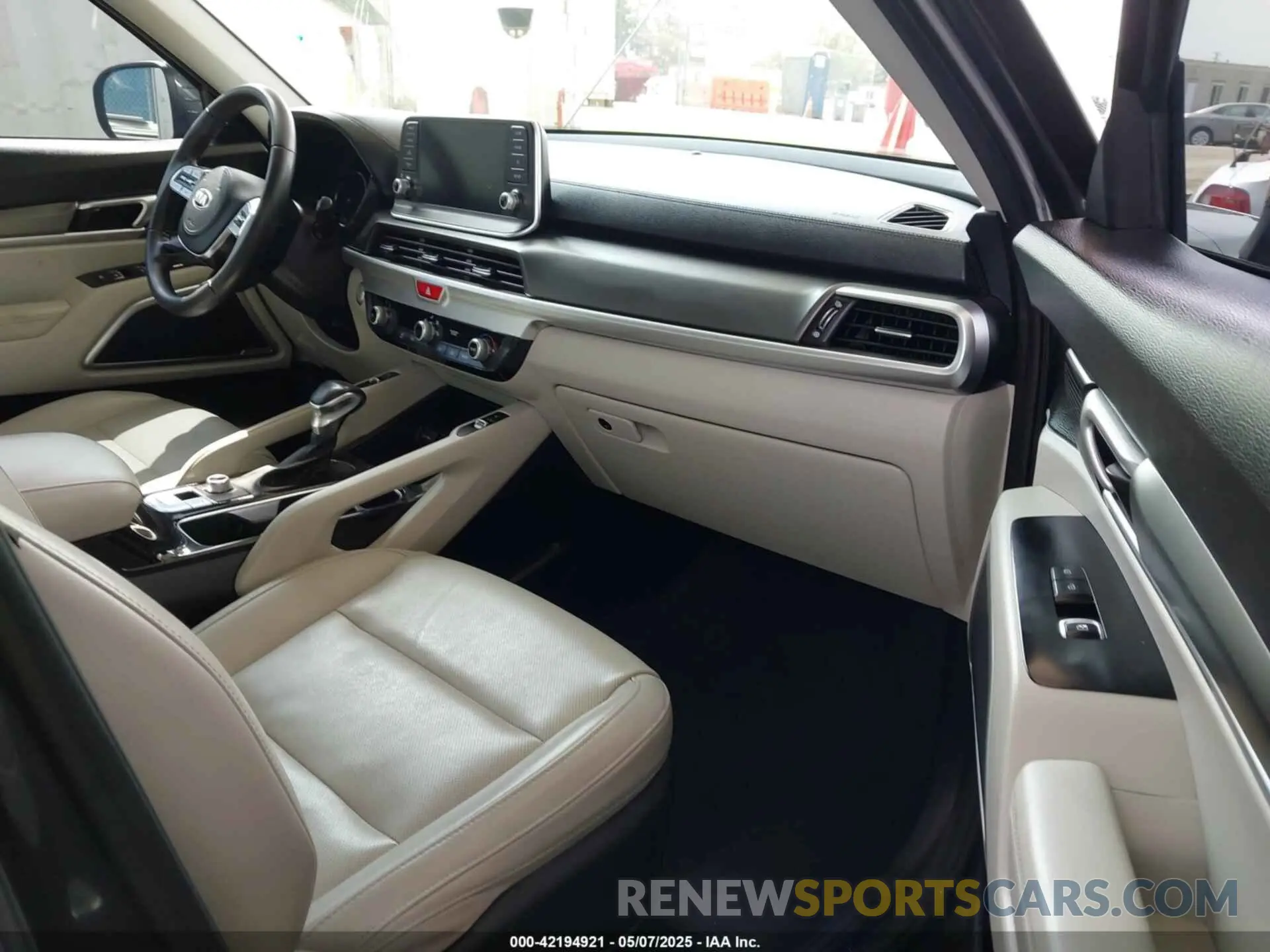 5 Photograph of a damaged car 5XYP6DHC4LG003064 KIA TELLURIDE 2020