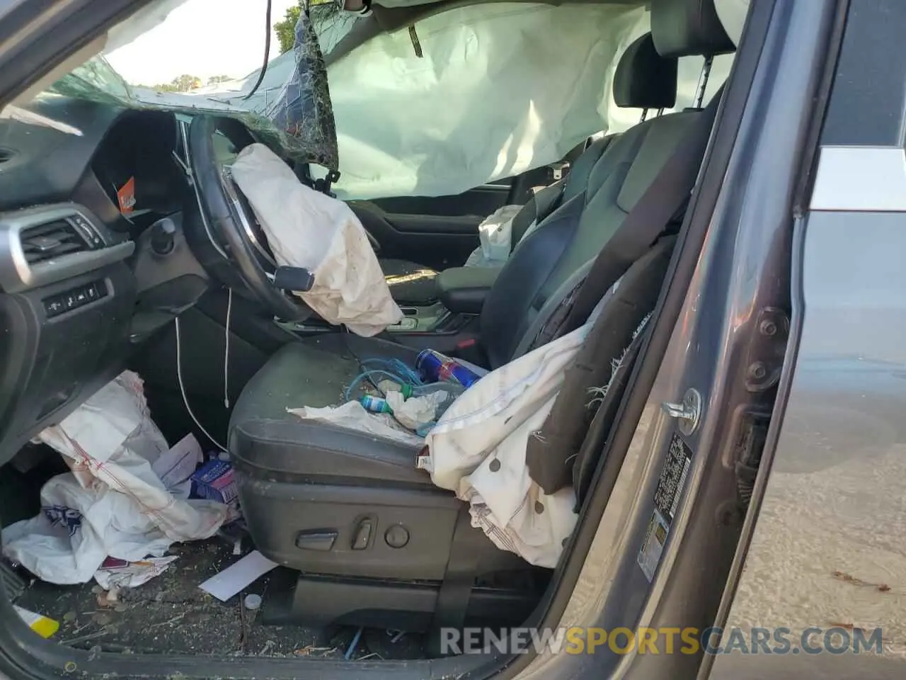 7 Photograph of a damaged car 5XYP6DHC5LG067095 KIA TELLURIDE 2020