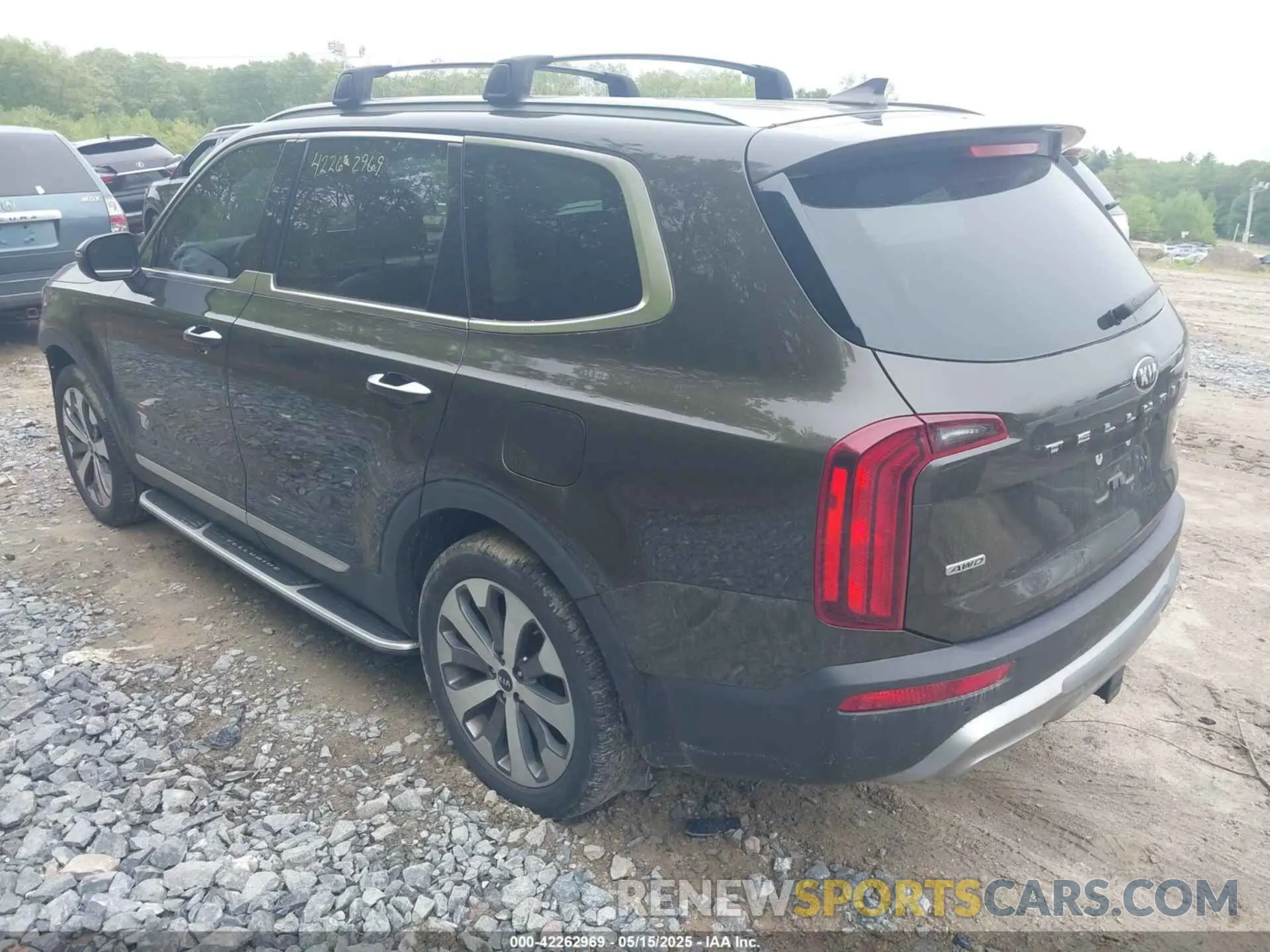 3 Photograph of a damaged car 5XYP6DHC5LG067288 KIA TELLURIDE 2020